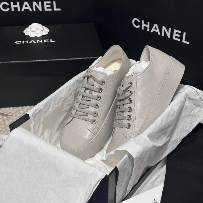 CHANEL Женские кеды