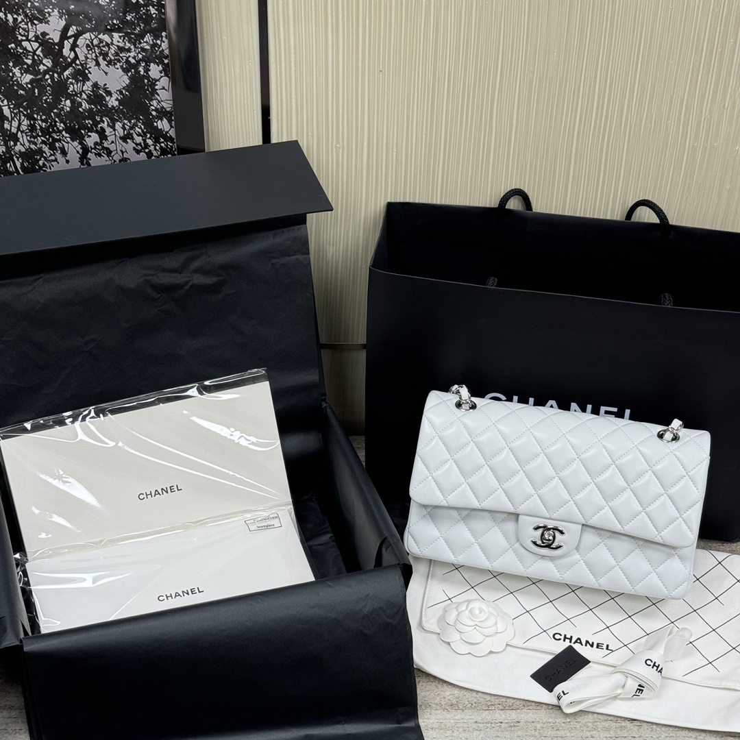 CHANEL Женская сумка CF25  с кожаной отделкой