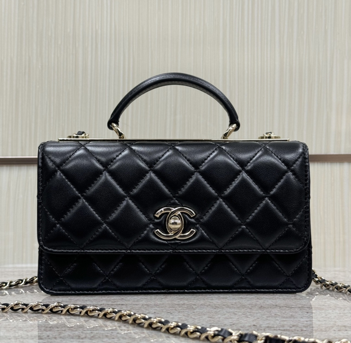 CHANEL Женская Cумка 24B Classic