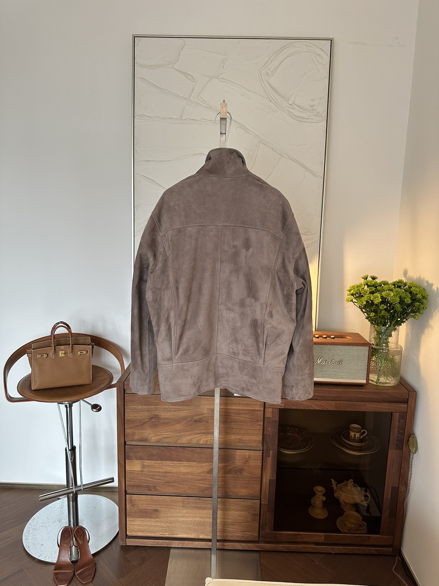 THE ROW Женская куртка из замши с воротником-стойкой коричневая THE ROW Женская куртка из замши с воротником-стойкой коричневая