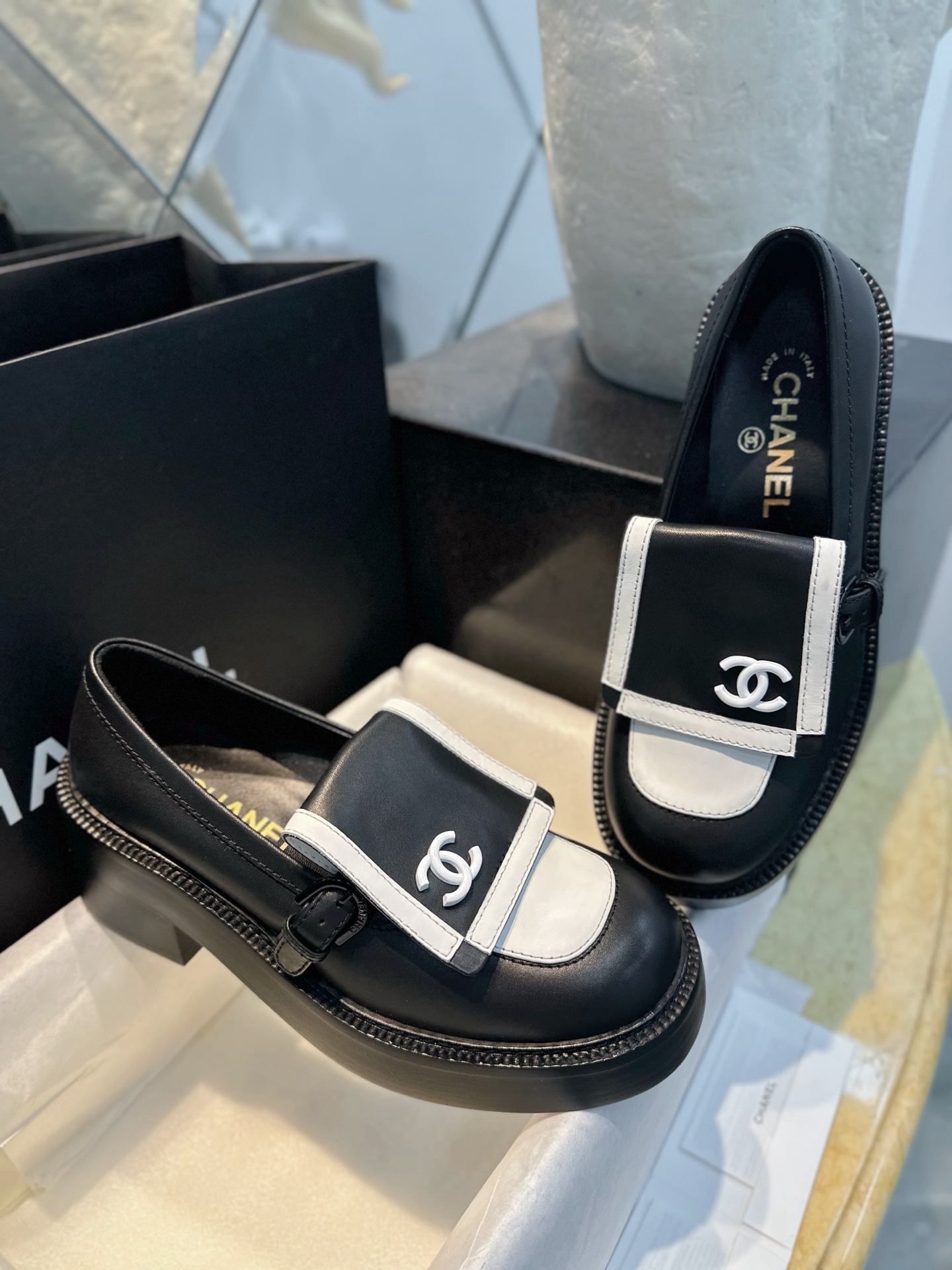 CHANEL Женские лоферы на платформе CHANEL Женские лоферы на платформе