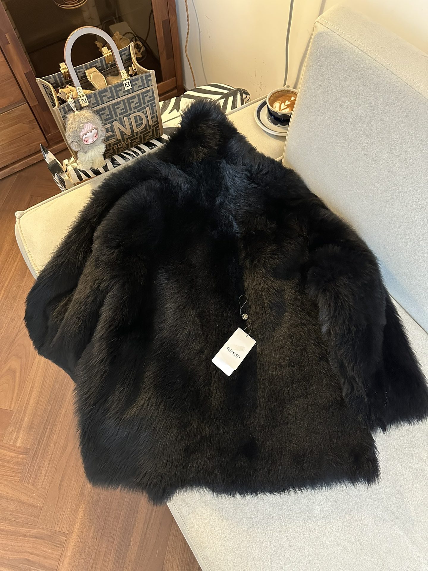 GUCCI Женская шуба из овчины 