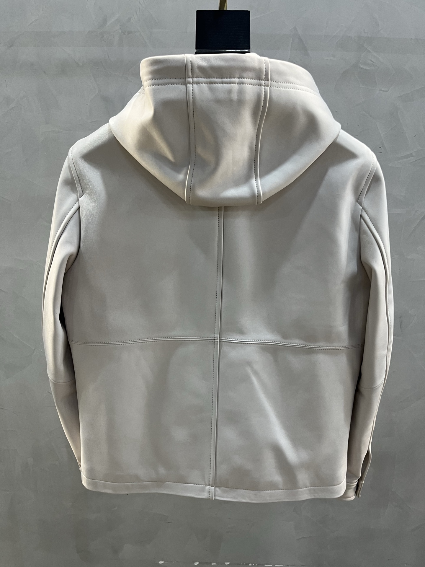 LOUIS VUITTON Мужская кожаная куртка LOUIS VUITTON Мужская кожаная куртка