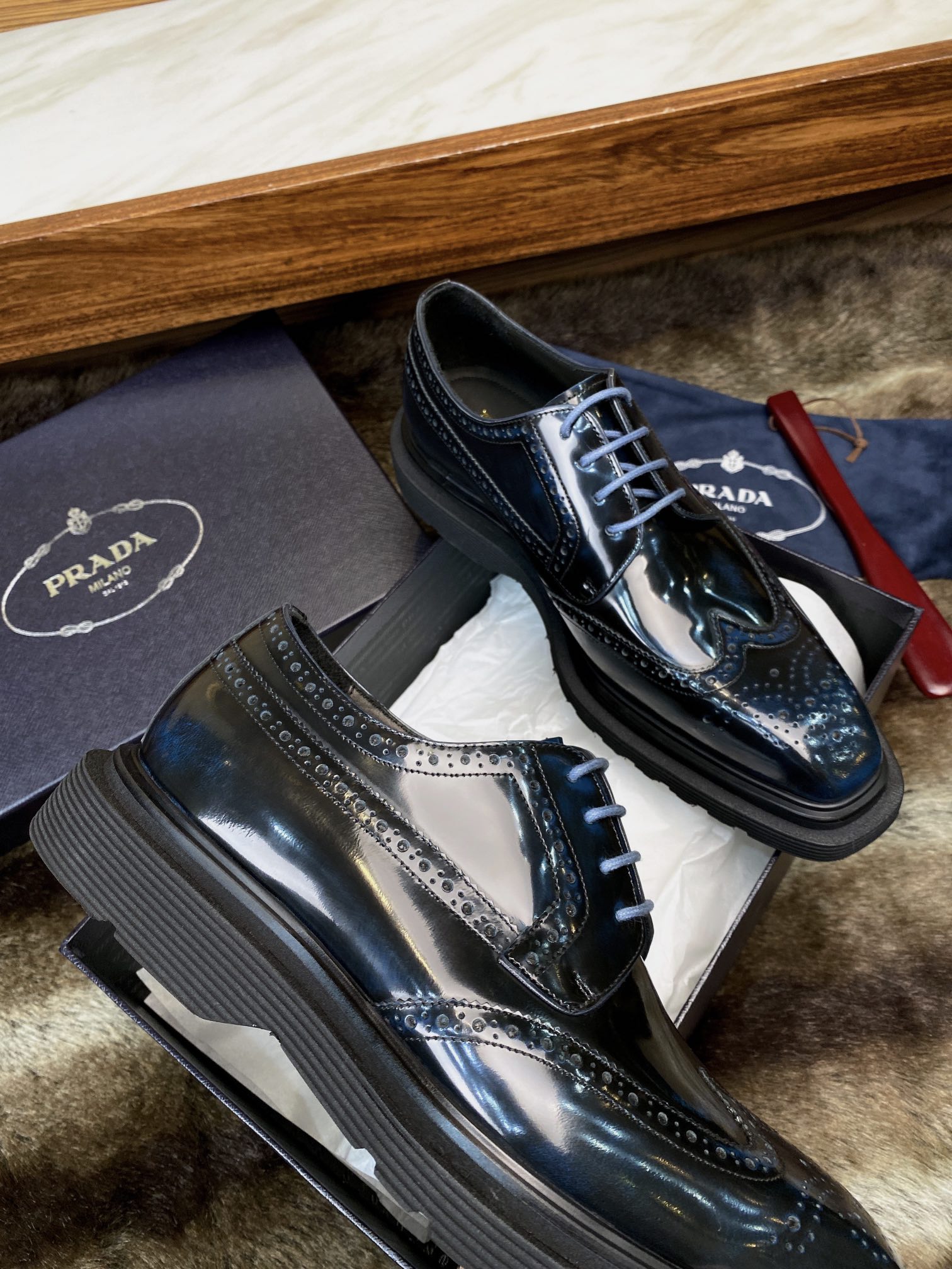 PRADA Мужские туфли-дерби из коровьей кожи PRADA Мужские туфли-дерби из коровьей кожи