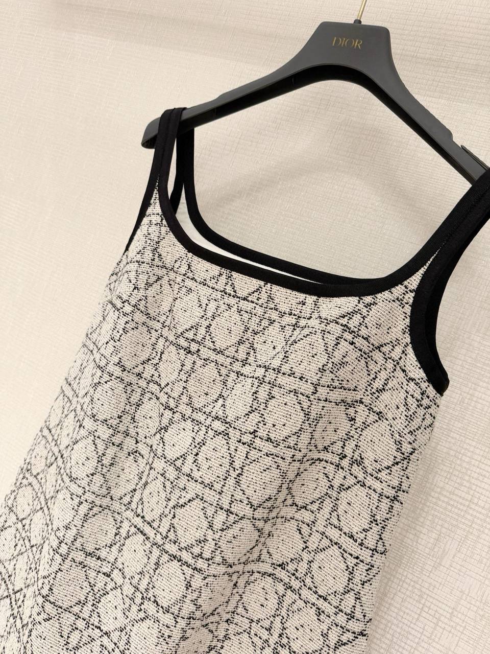 CHRISTIAN DIOR Женское платье  CHRISTIAN DIOR Женское платье