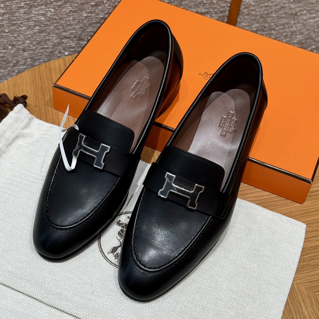 HERMES Женские лоферы Royal 