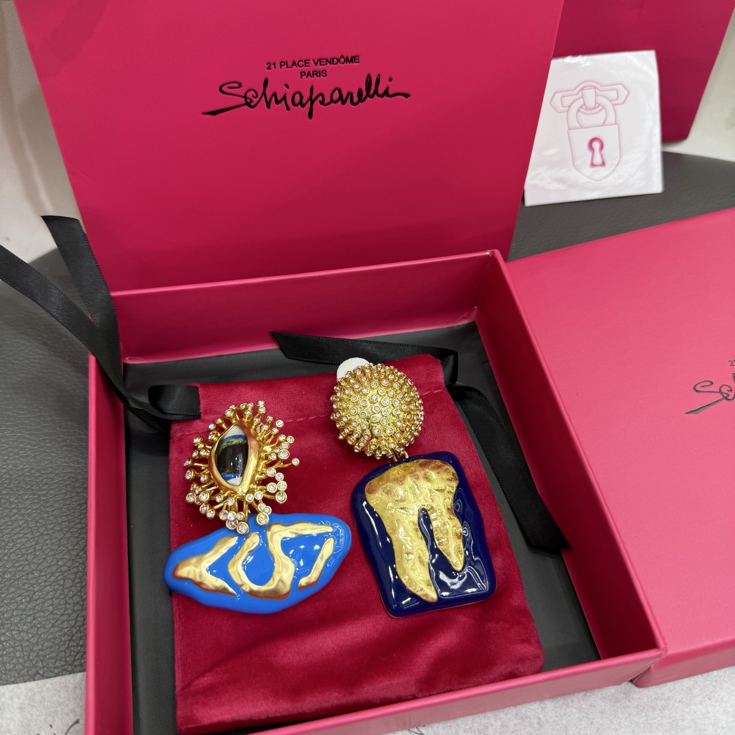 SCHIAPARELLI Женские винтажные серьги SCHIAPARELLI Женские винтажные серьги