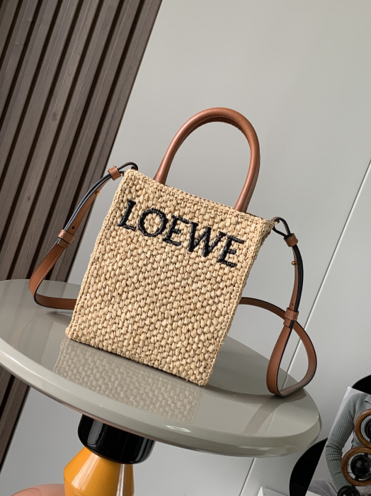 LOEWE Женская сумка Tote