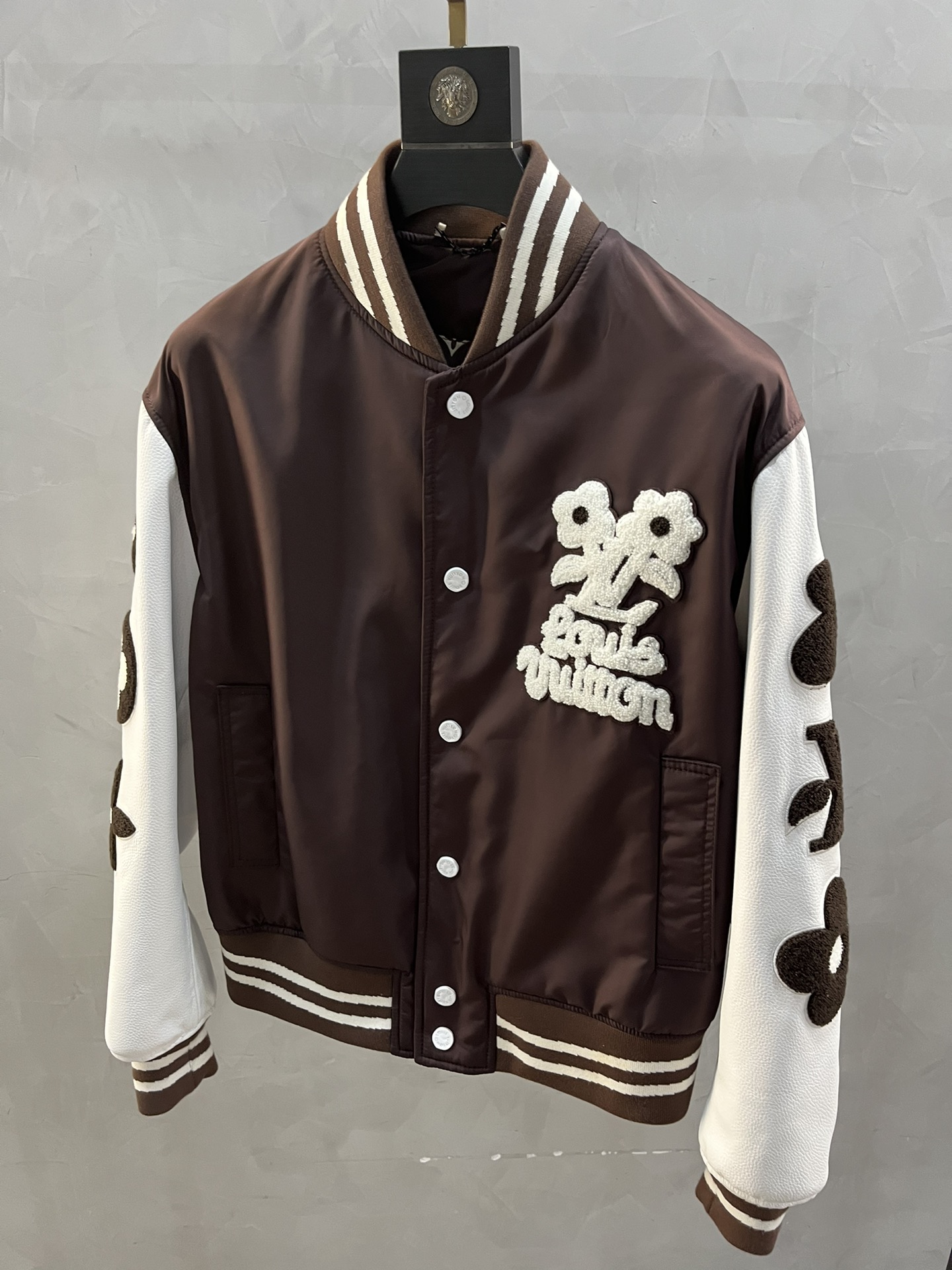 LOUIS VUITTON Мужской кожаный бомбер LOUIS VUITTON Мужской кожаный бомбер