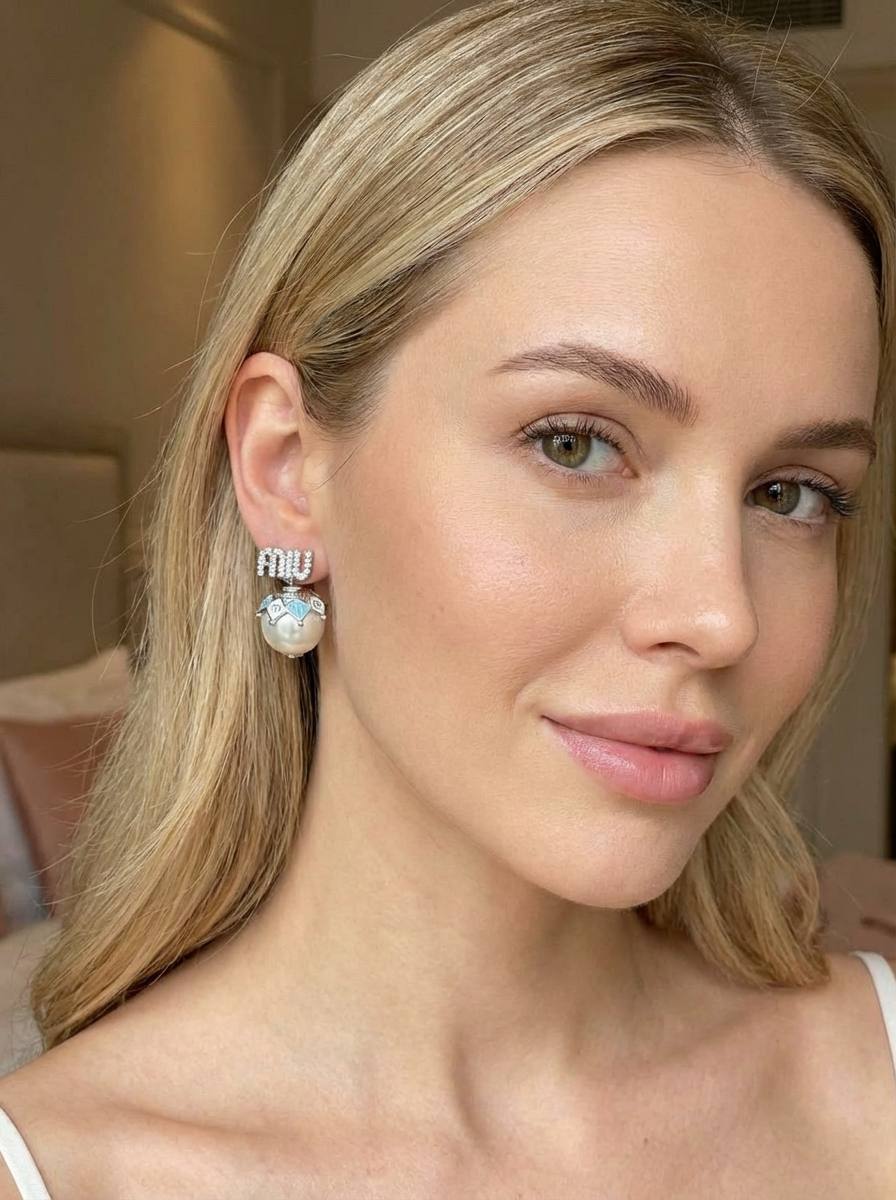 MIU MIU Женские жемчужные серьги с эмалью MIU MIU Женские жемчужные серьги с эмалью