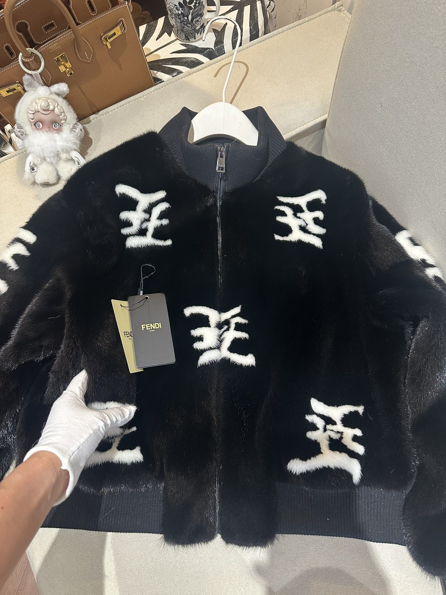 FENDI Женская шуба из норки FENDI Женская шуба из норки