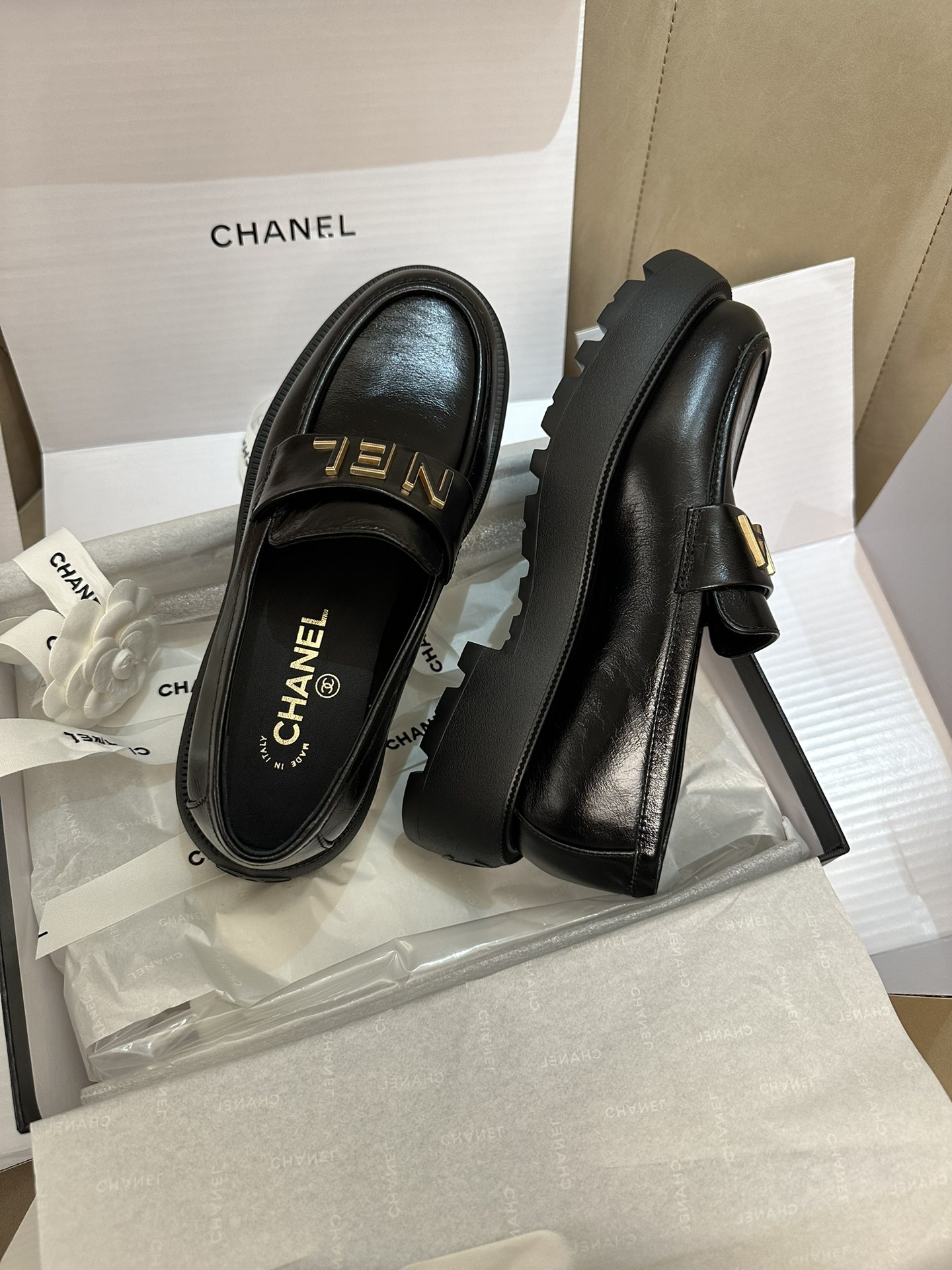 CHANEL Женские лоферы на платформе CHANEL Женские лоферы на платформе