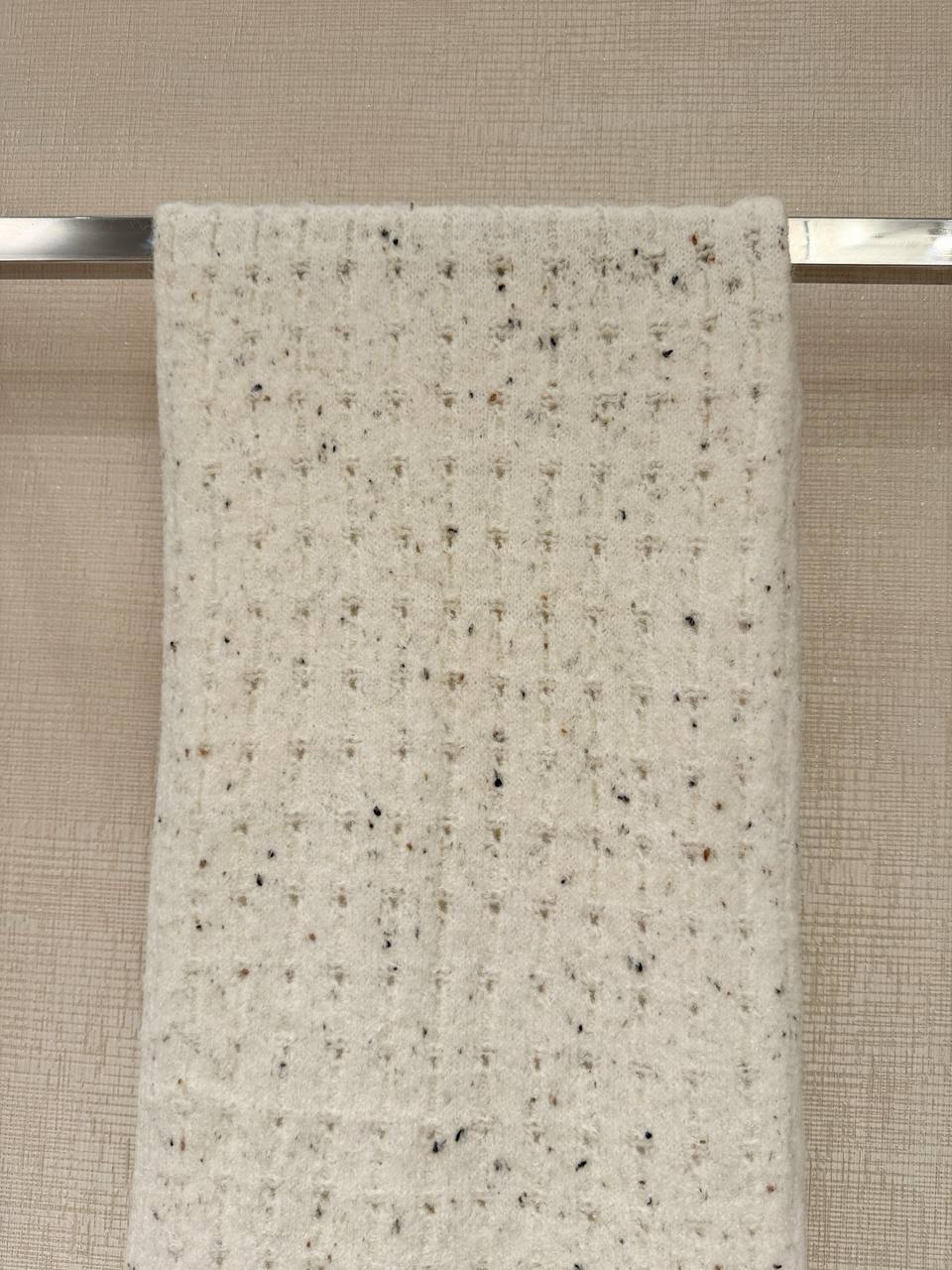 CHANEL Женский шарф из кашемира  CHANEL Женский шарф из кашемира