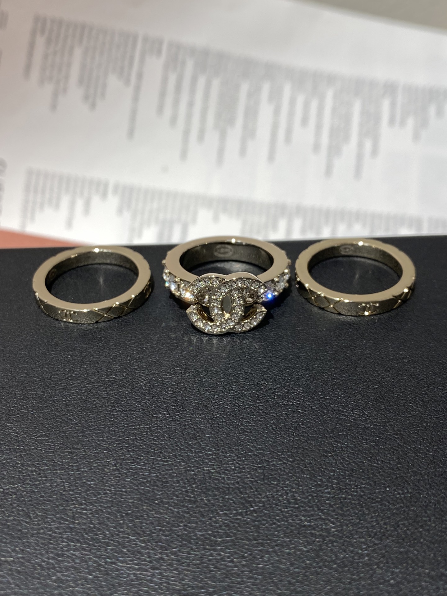 CHANEL Женское тройное кольцо 25P CHANEL Женское тройное кольцо 25P