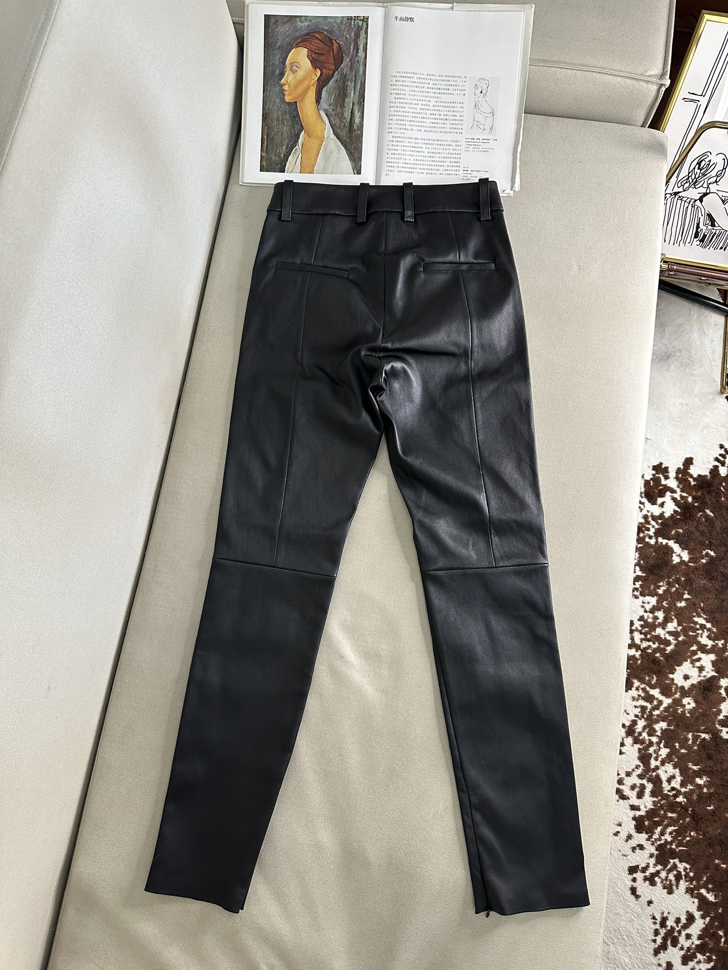 VERSACE Женские кожаные брюки