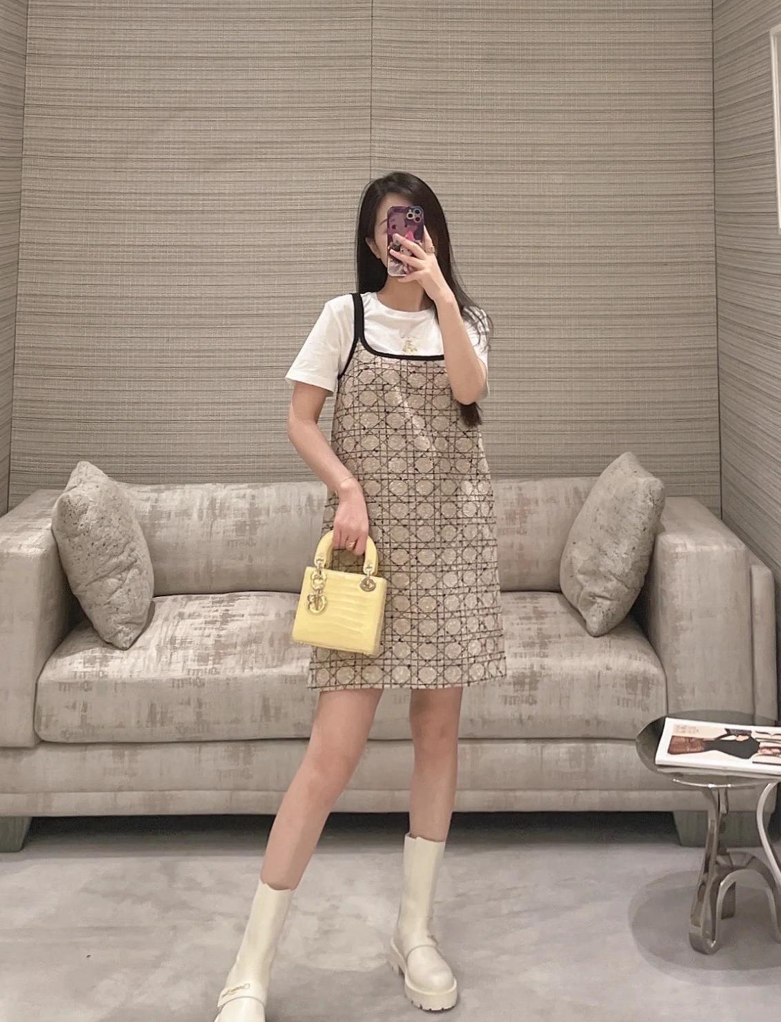 CHRISTIAN DIOR Женское платье  CHRISTIAN DIOR Женское платье