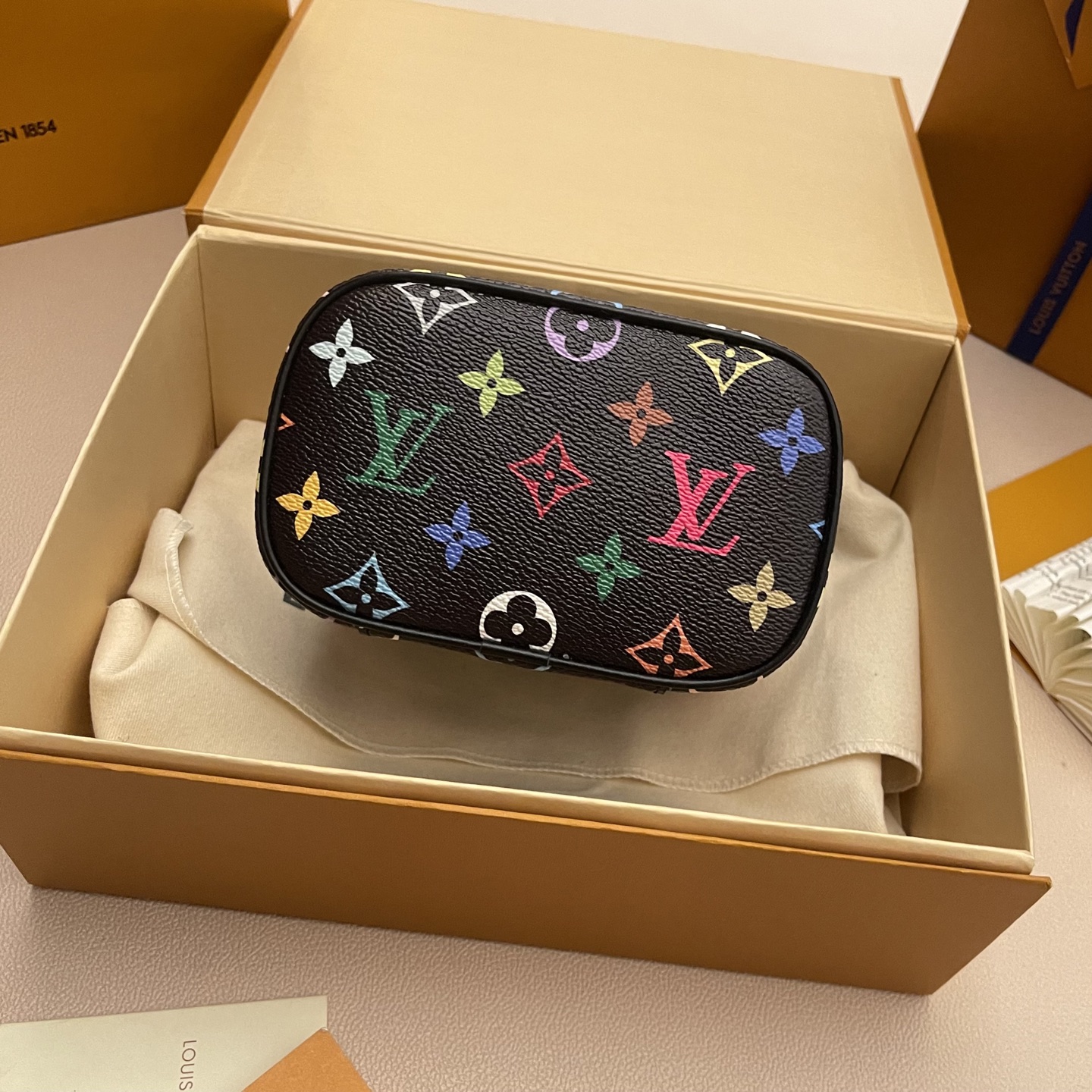 LOUIS VUITTON Женская сумка-косметичка Nice Mini LOUIS VUITTON Женская сумка-косметичка Nice Mini