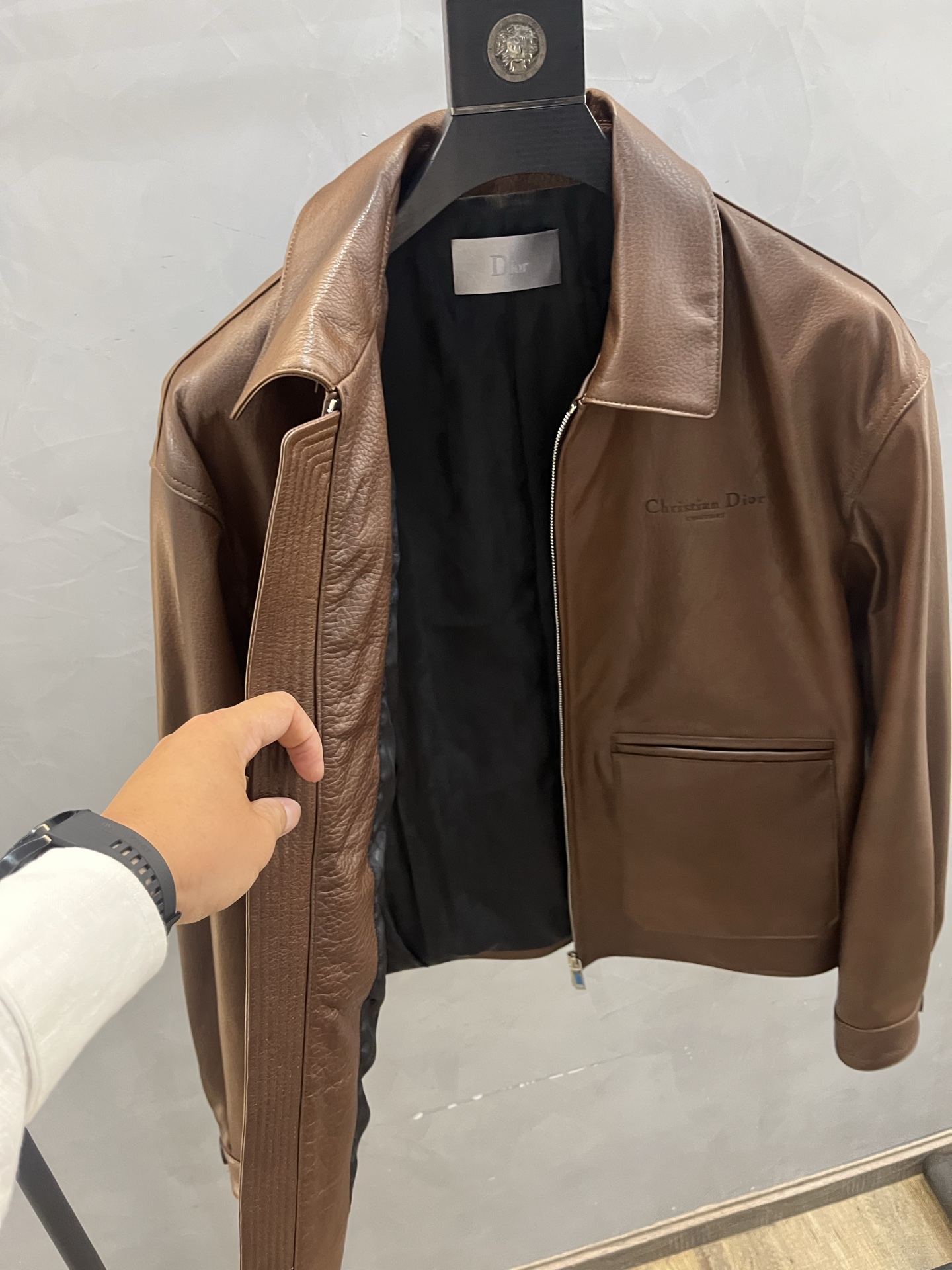 CHRISTIAN DIOR Мужская кожаная куртка CHRISTIAN DIOR Мужская кожаная куртка