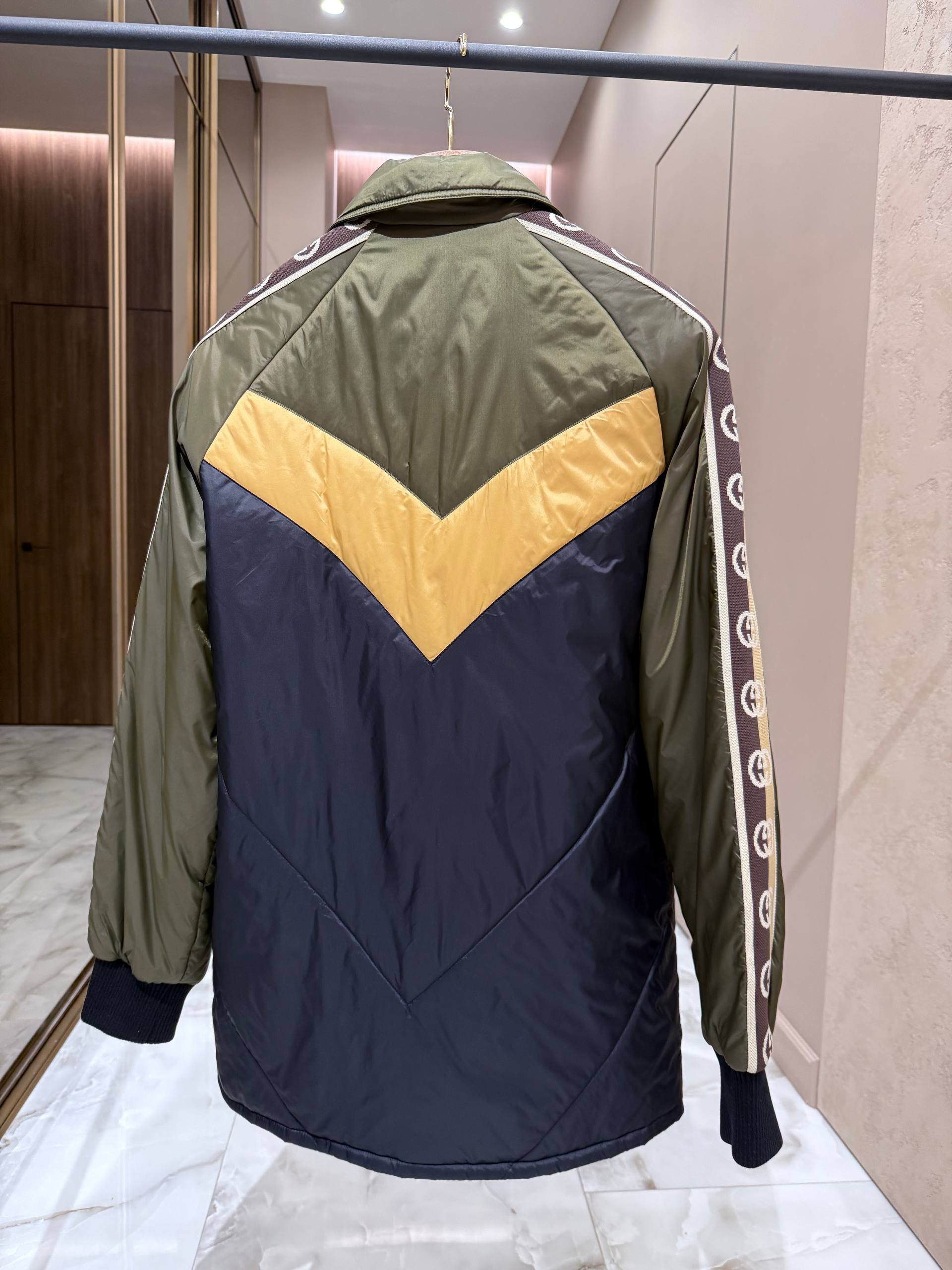 GUCCI Мужская куртка  GUCCI Мужская куртка