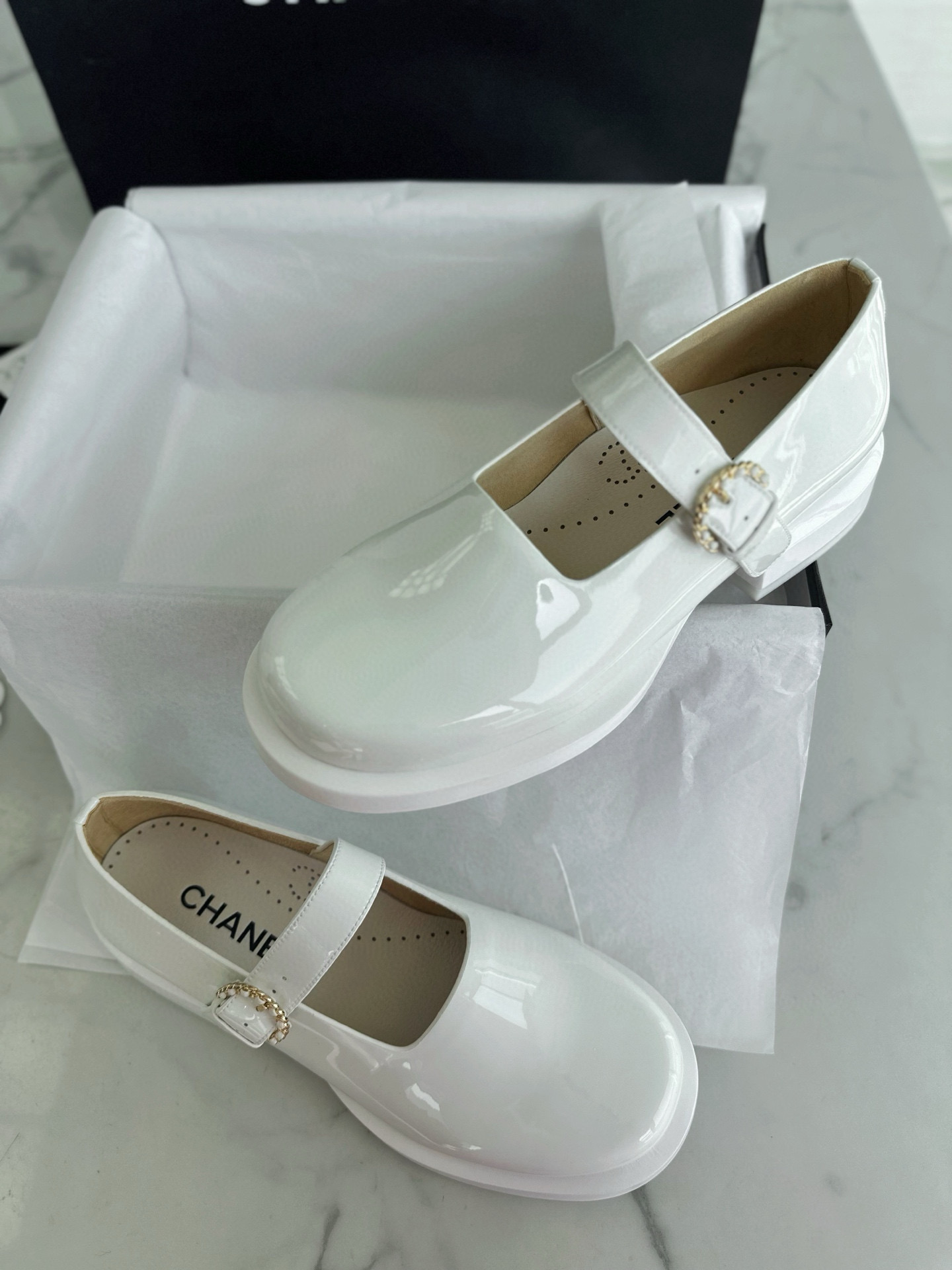 CHANEL Женские лакированные туфли CHANEL Женские лакированные туфли