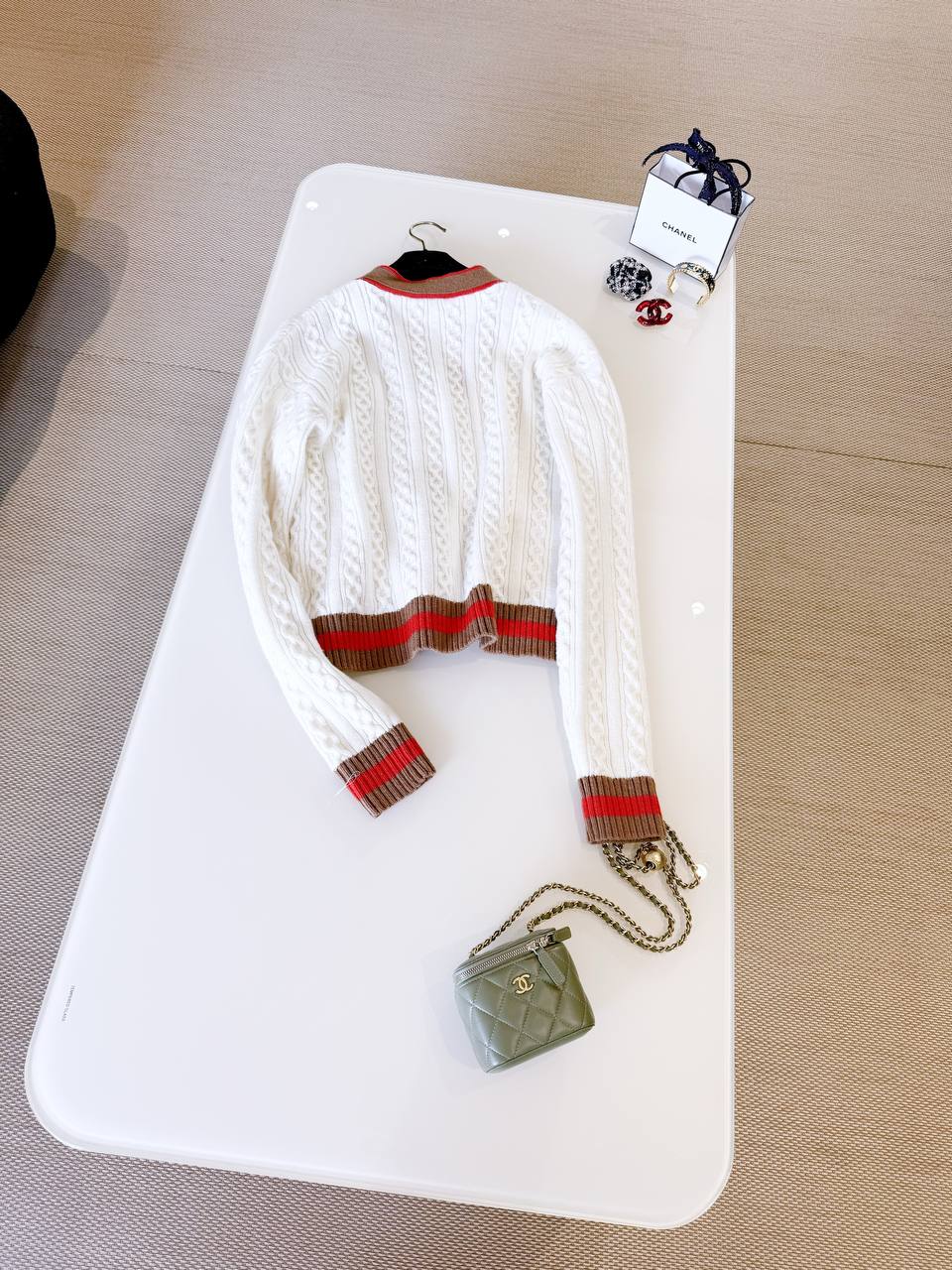 CHANEL Женский кардиган из кашемира CHANEL Женский кардиган из кашемира