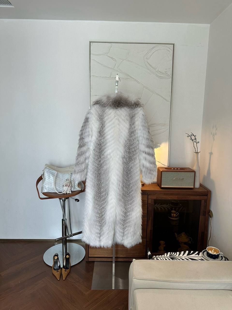 FENDI Женская шуба из лисьего меха FENDI Женская шуба из лисьего меха