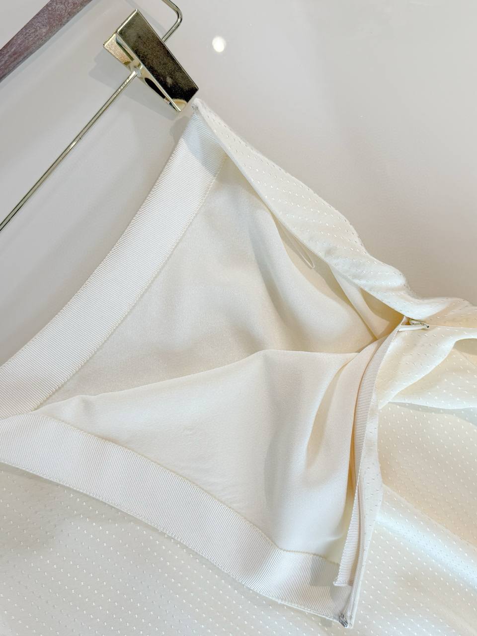 LORO PIANA Женская атласная юбка LORO PIANA Женская атласная юбка