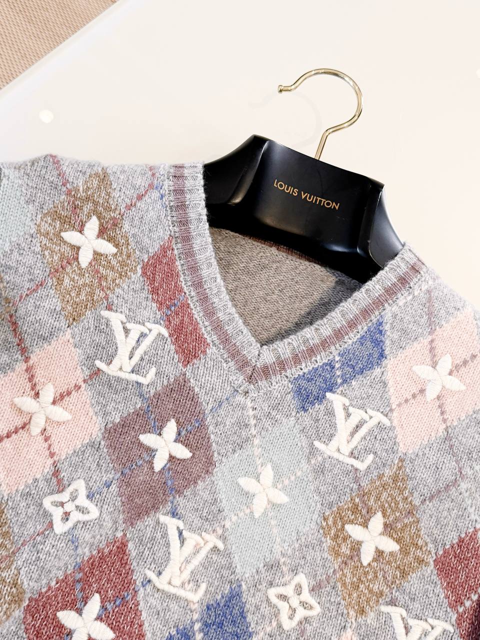 LOUIS VUITTON Женский свитер LOUIS VUITTON Женский свитер