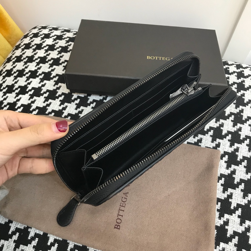 BOTTEGA VENETA Мужское Портмоне компактное с молнией