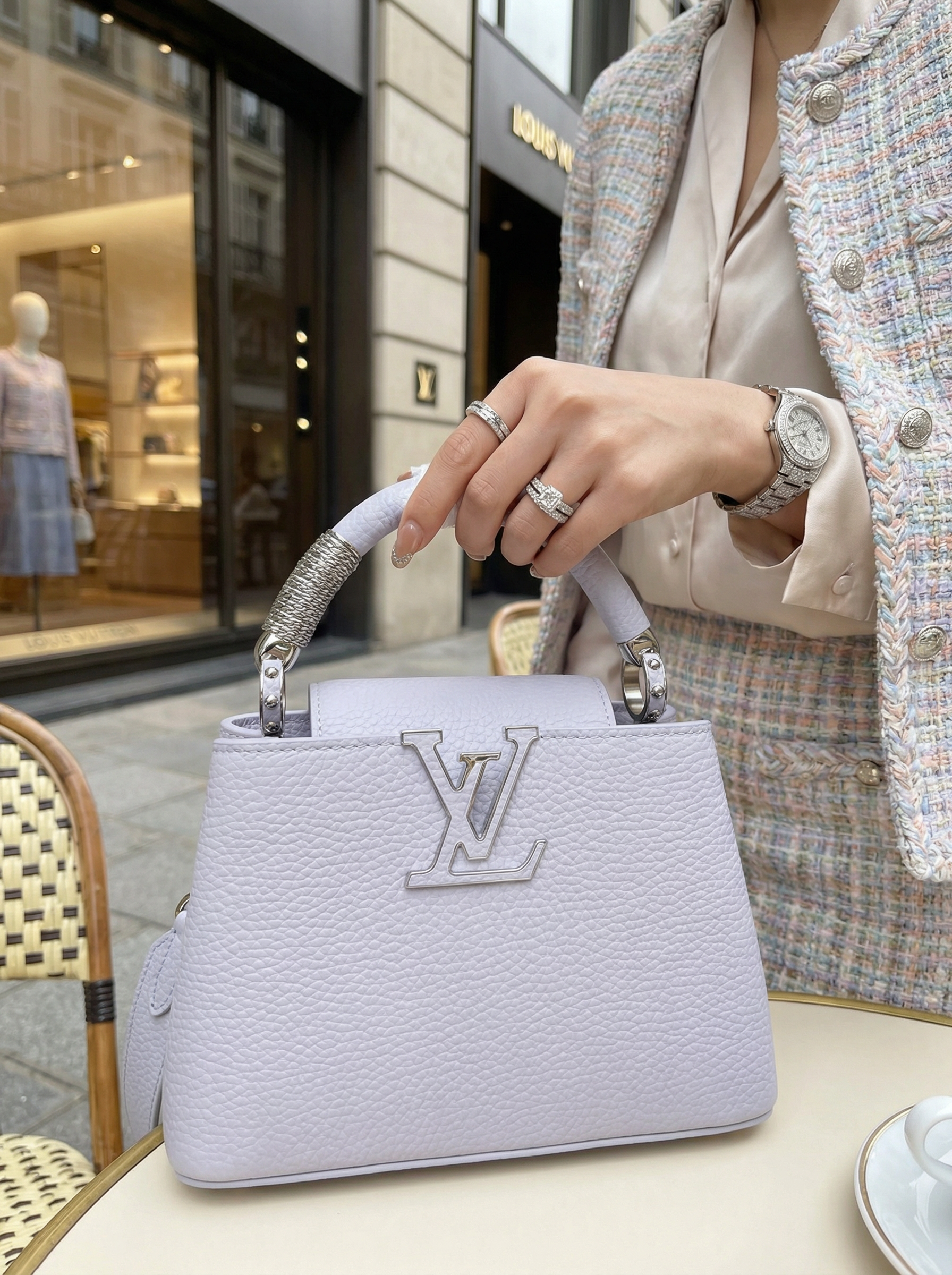 LOUIS VUITTON Женская Сумка Capucines