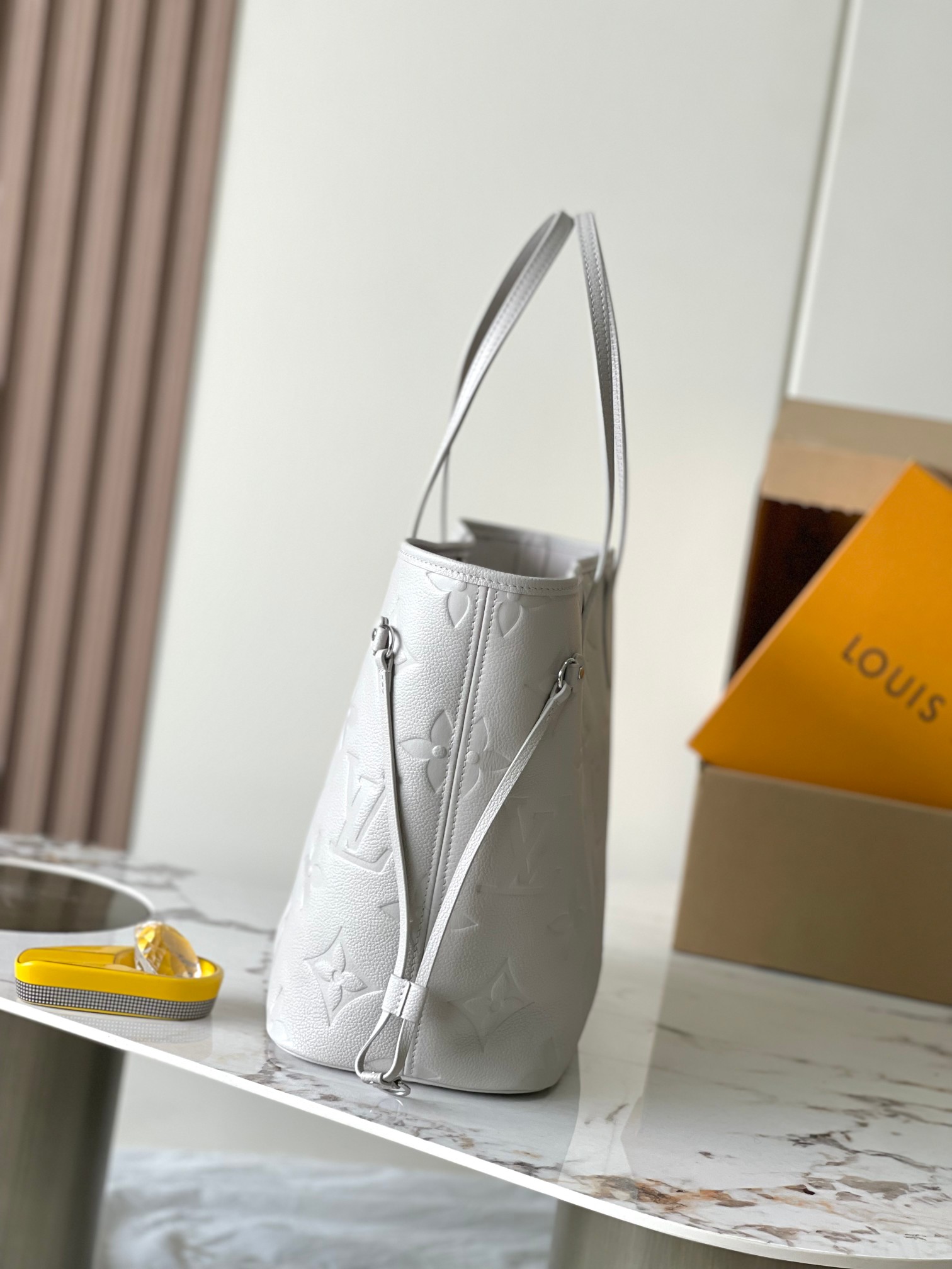 LOUIS VUITTON Женская сумка Neverfull MM M13758 LOUIS VUITTON Женская сумка Neverfull MM M13758