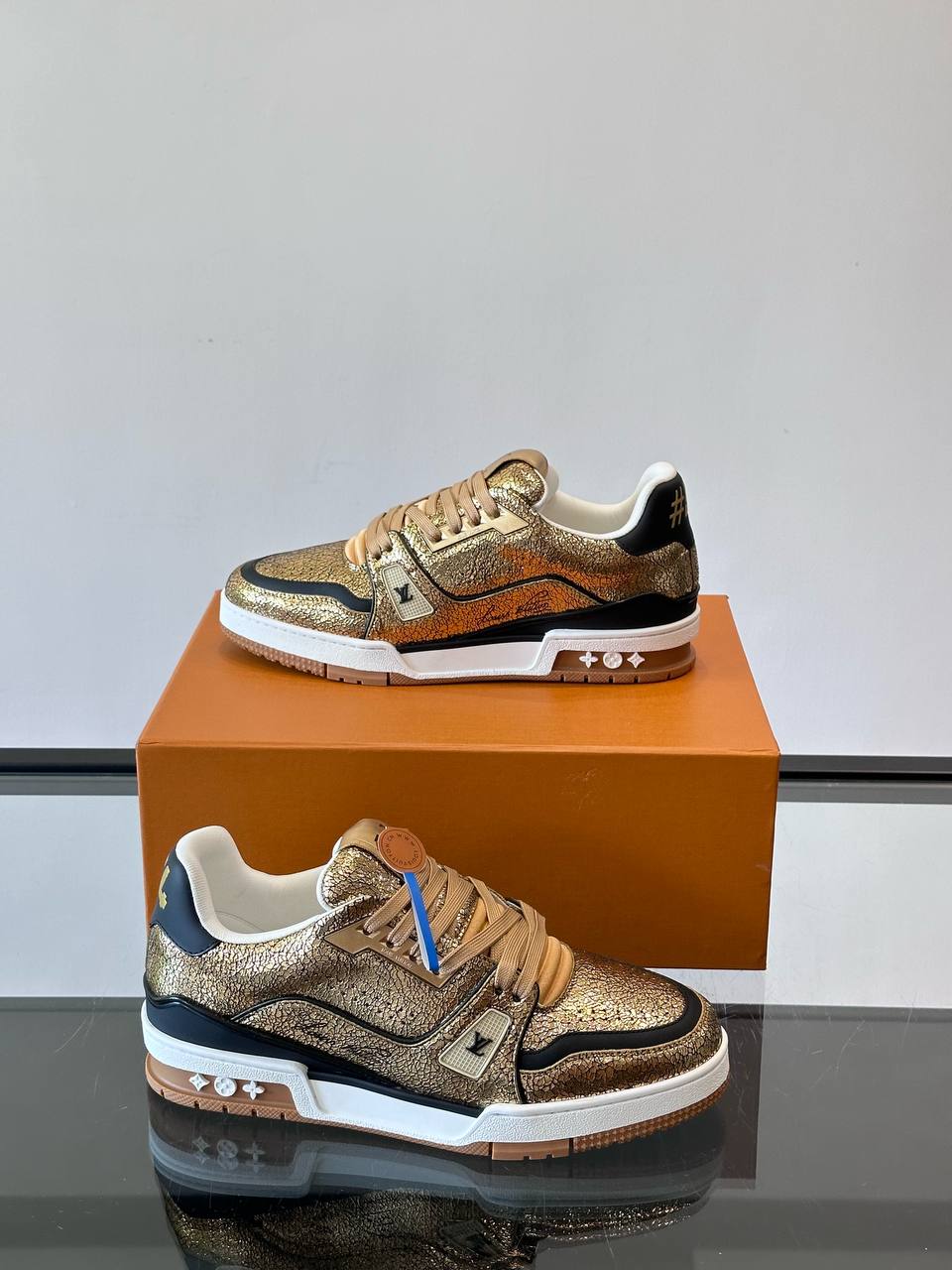 LOUIS VUITTON Мужские кроссовки 