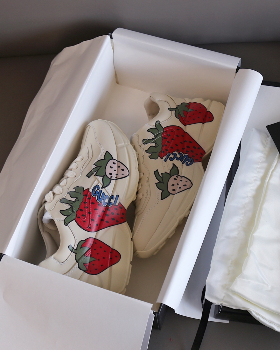 GUCCI Кроссовки с 3D печатью Strawberry