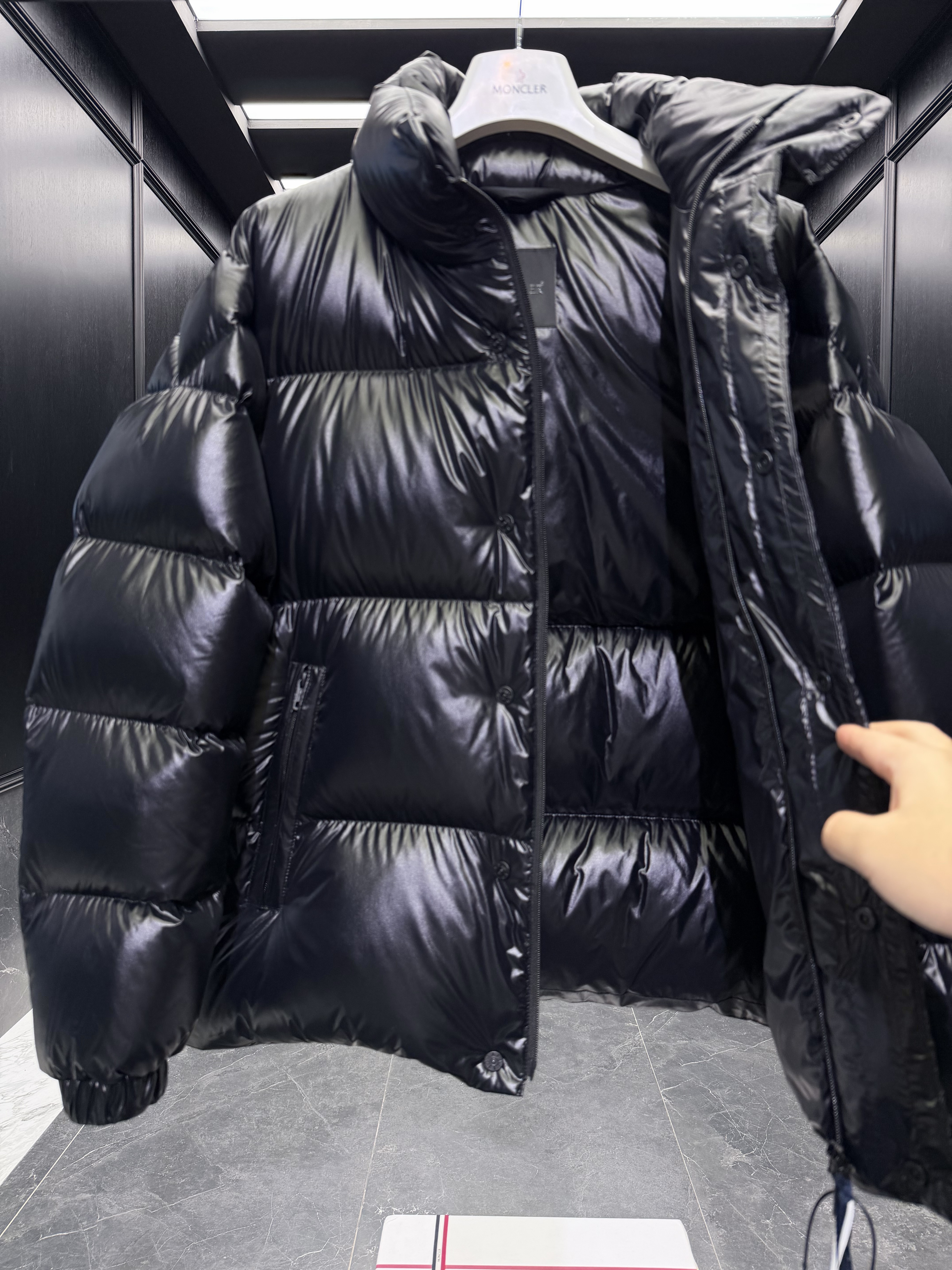 MONCLER Мужской пуховик Leste MONCLER Мужской пуховик Leste