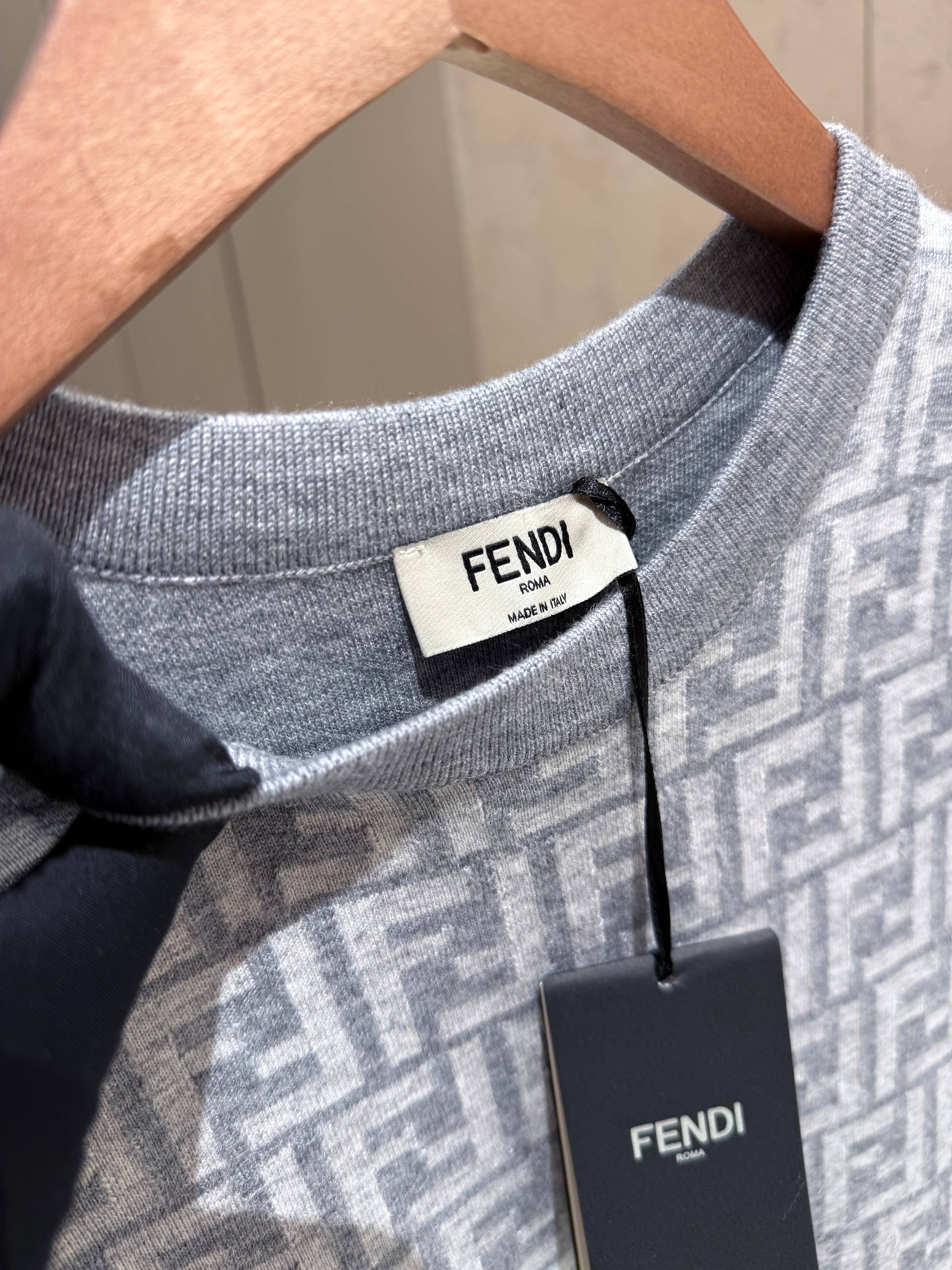 FENDI Женское платье из шерсти FENDI Женское платье из шерсти