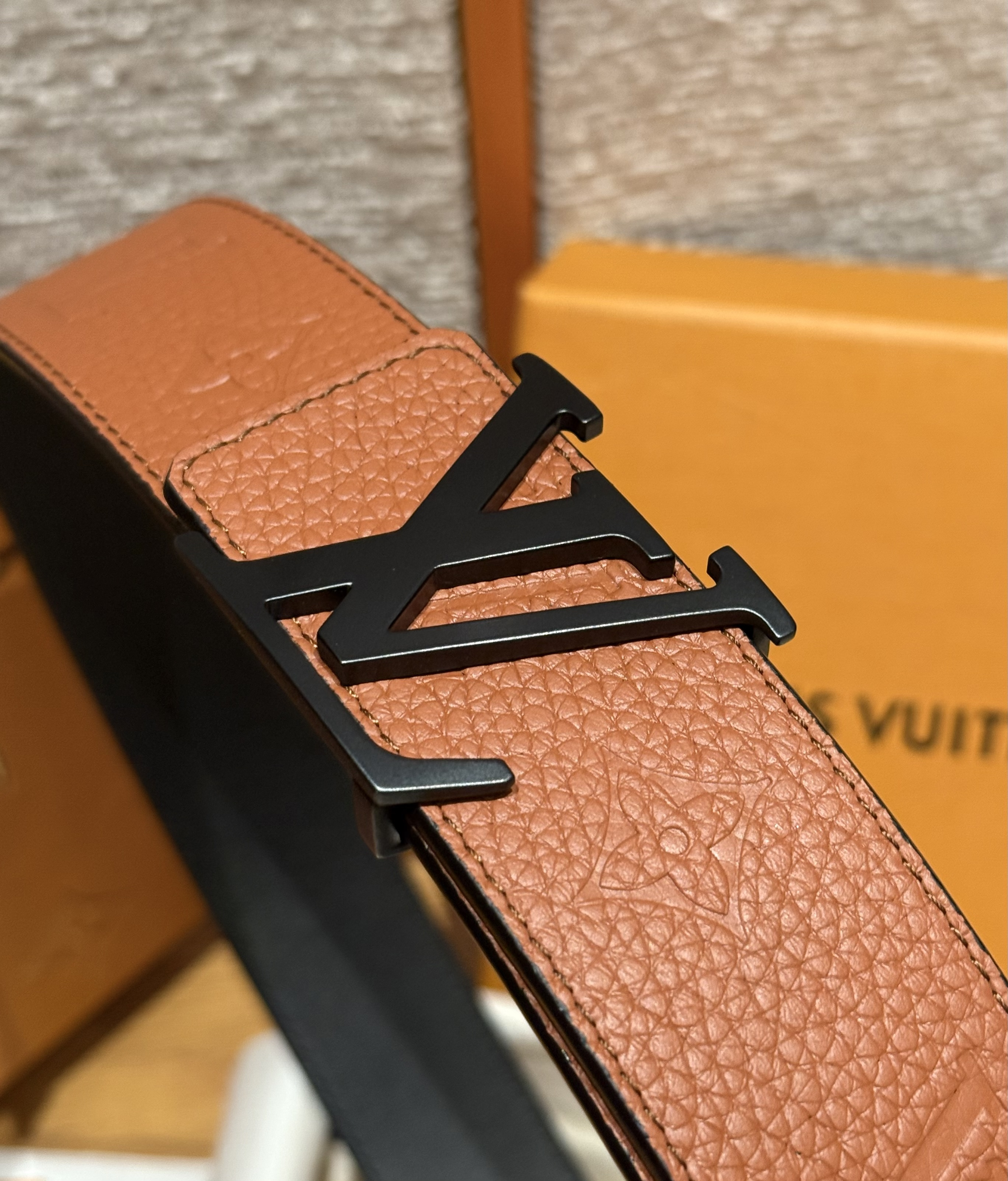 LOUIS VUITTON Мужской ремень 