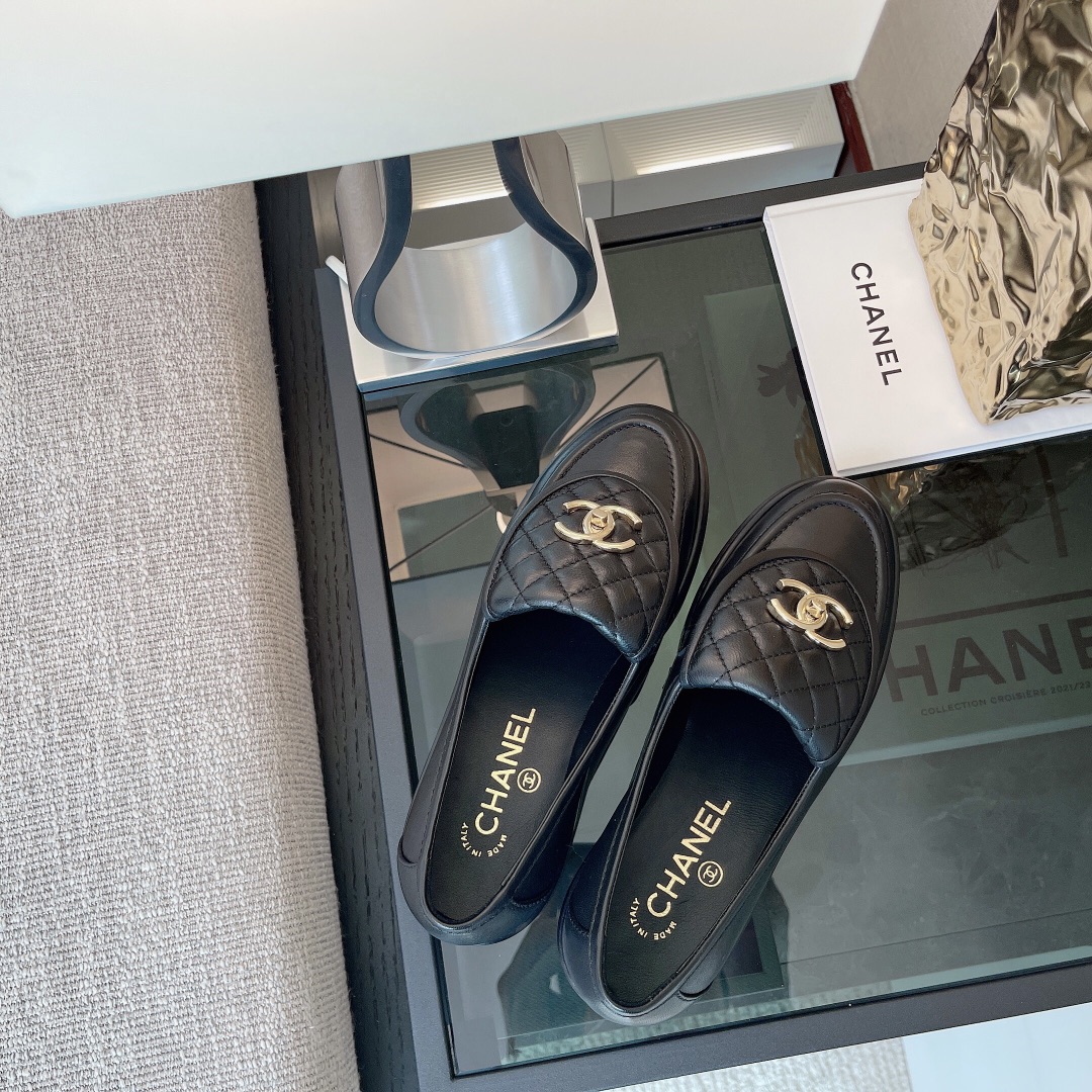 CHANEL Кожаные лоферы CHANEL Кожаные лоферы