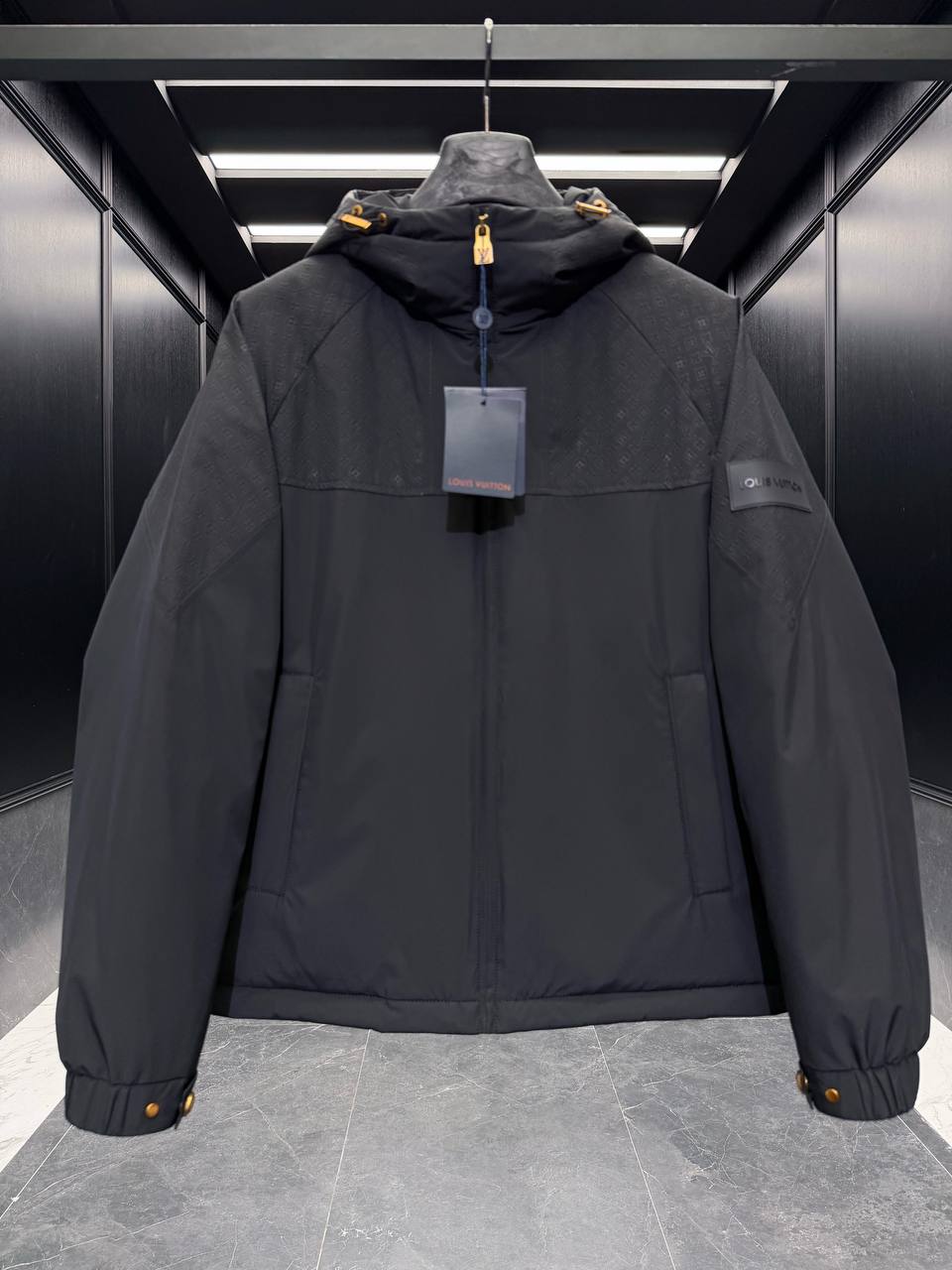 LOUIS VUITTON Мужской пуховик LOUIS VUITTON Мужской пуховик