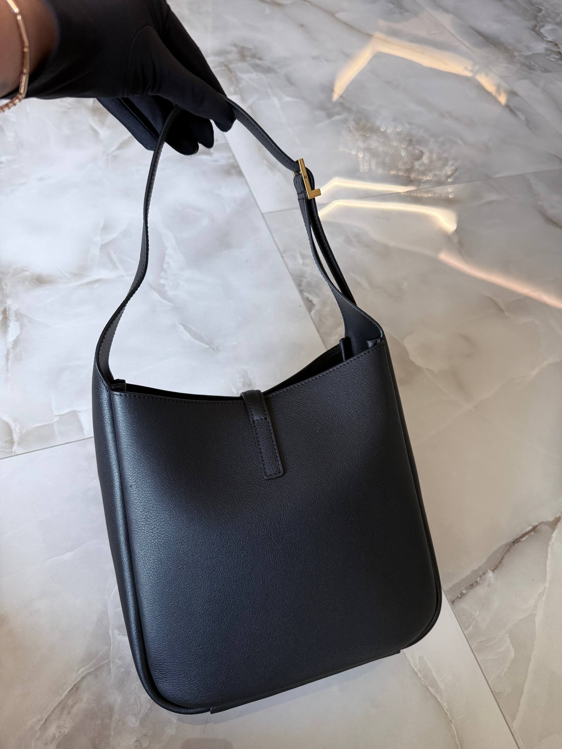 SAINT LAURENT Женская сумка LE 5 À 7 SAINT LAURENT Женская сумка LE 5 À 7