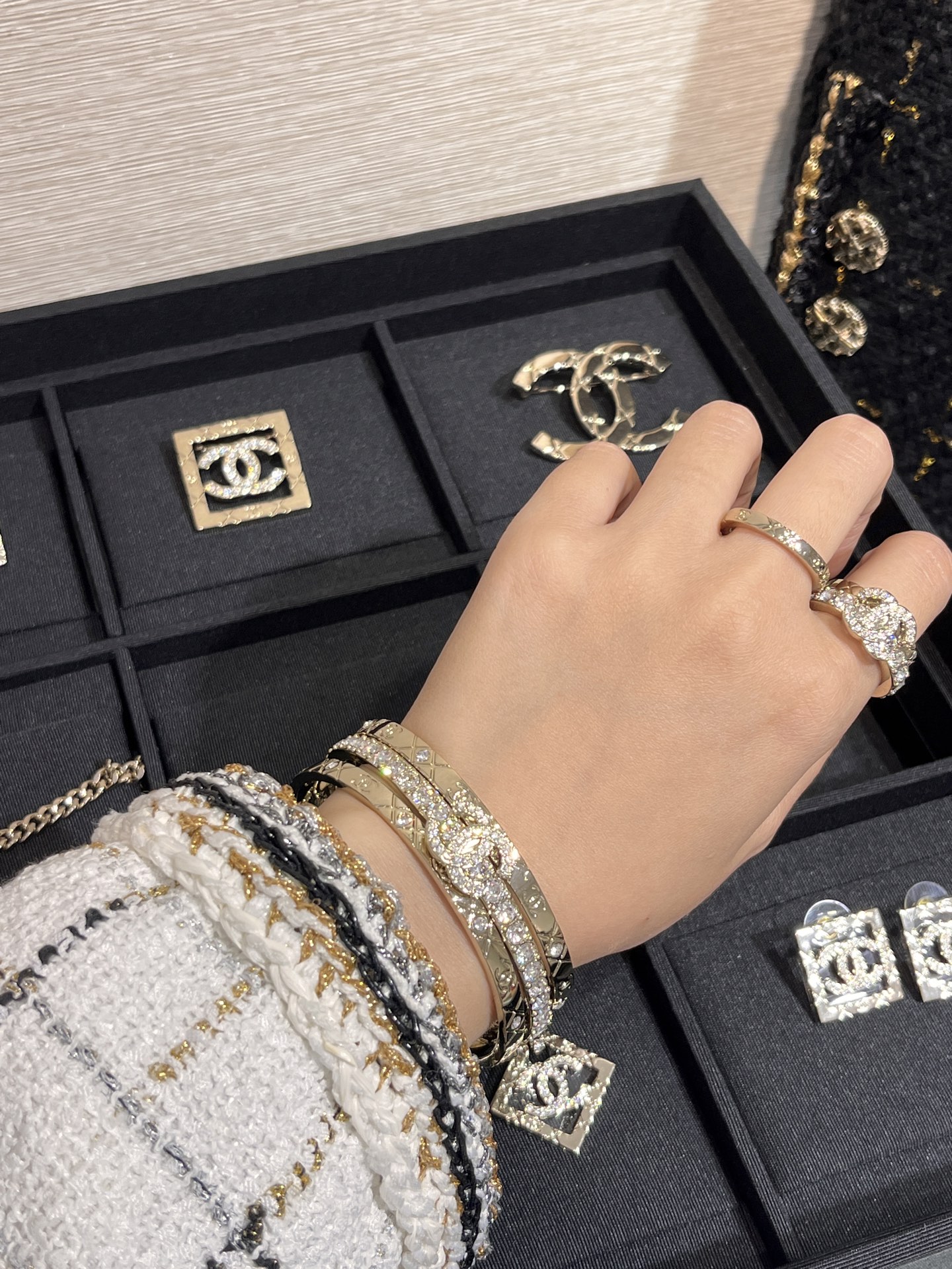 CHANEL Женский тройной браслет 25A CHANEL Женский тройной браслет 25A