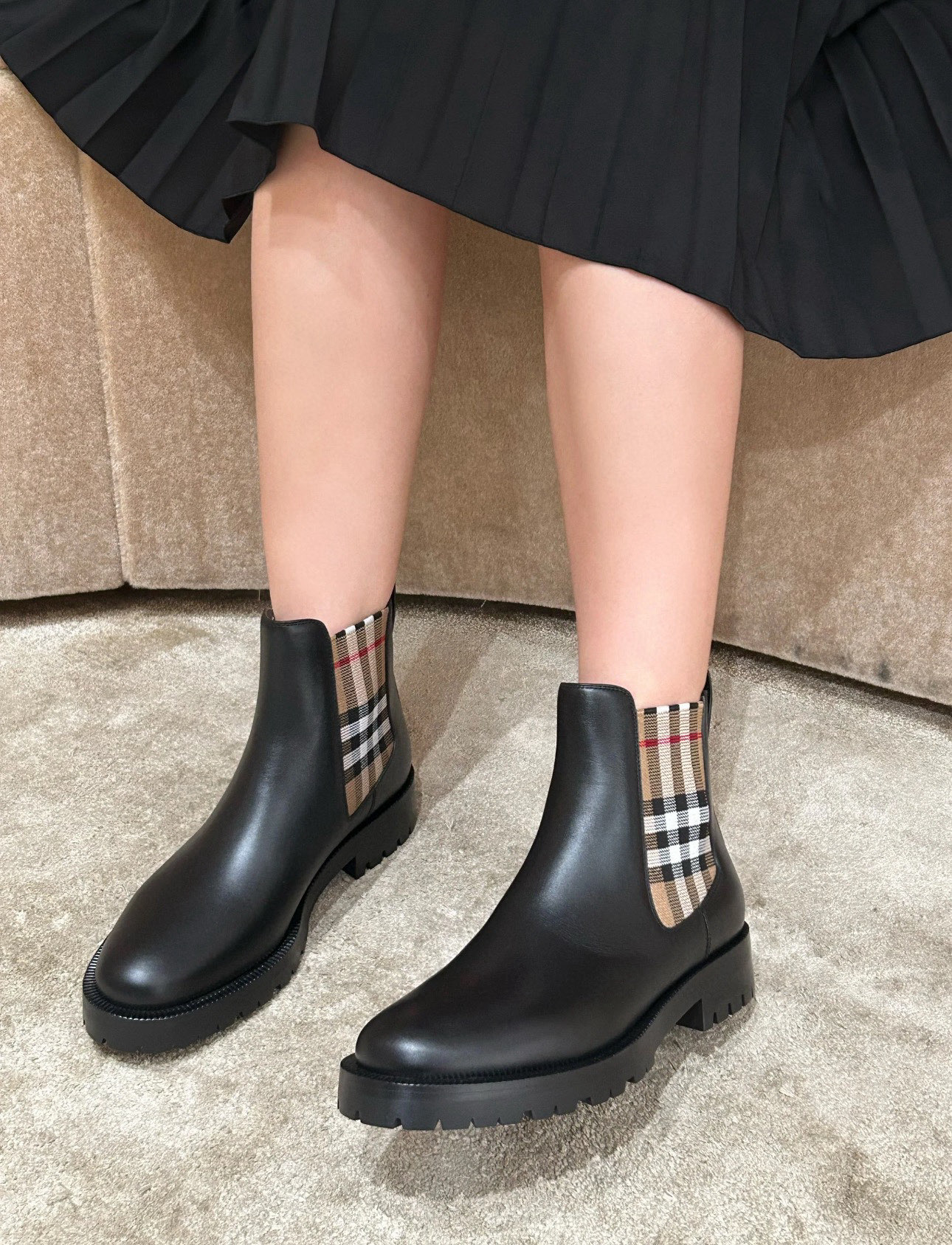 BURBERRY Женские сапоги из телячьей кожи BURBERRY Женские сапоги из телячьей кожи