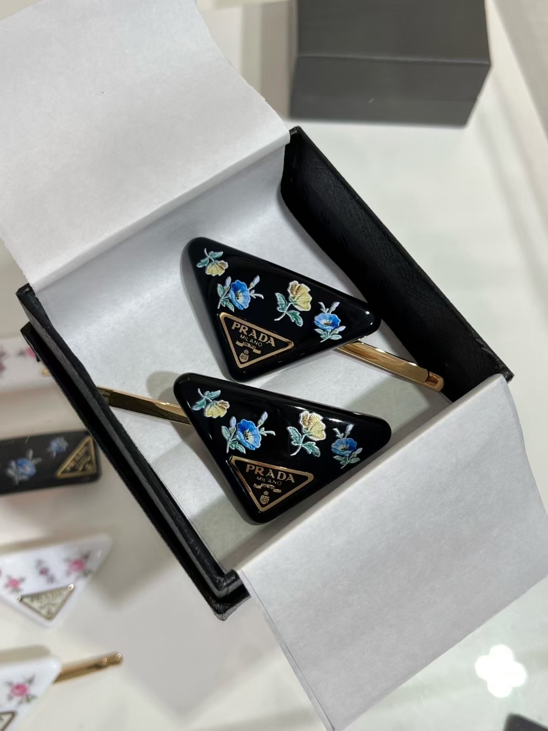 PRADA Женская заколка шпилька