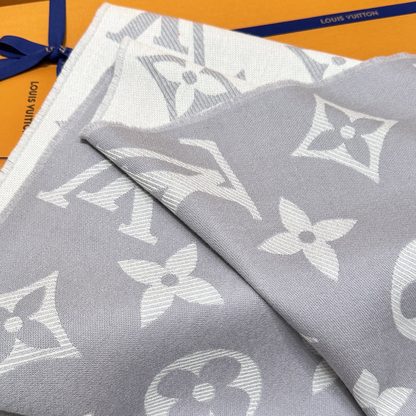 LOUIS VUITTON Женский шарф Monogram