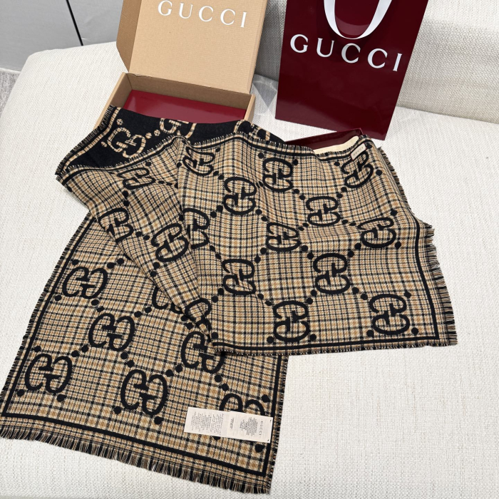 GUCCI Женский шерстяной шарф