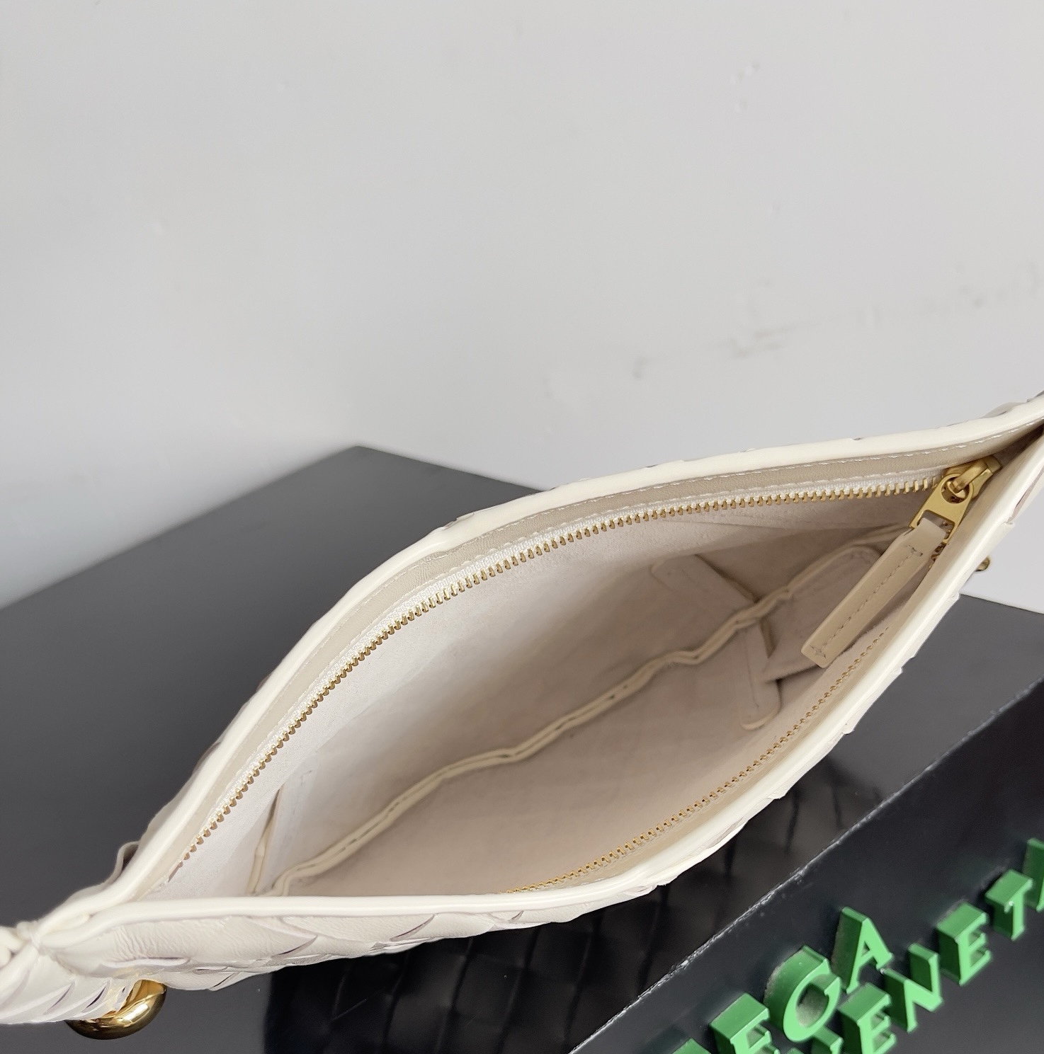 BOTTEGA VENETA Женская сумка Solstice Baby