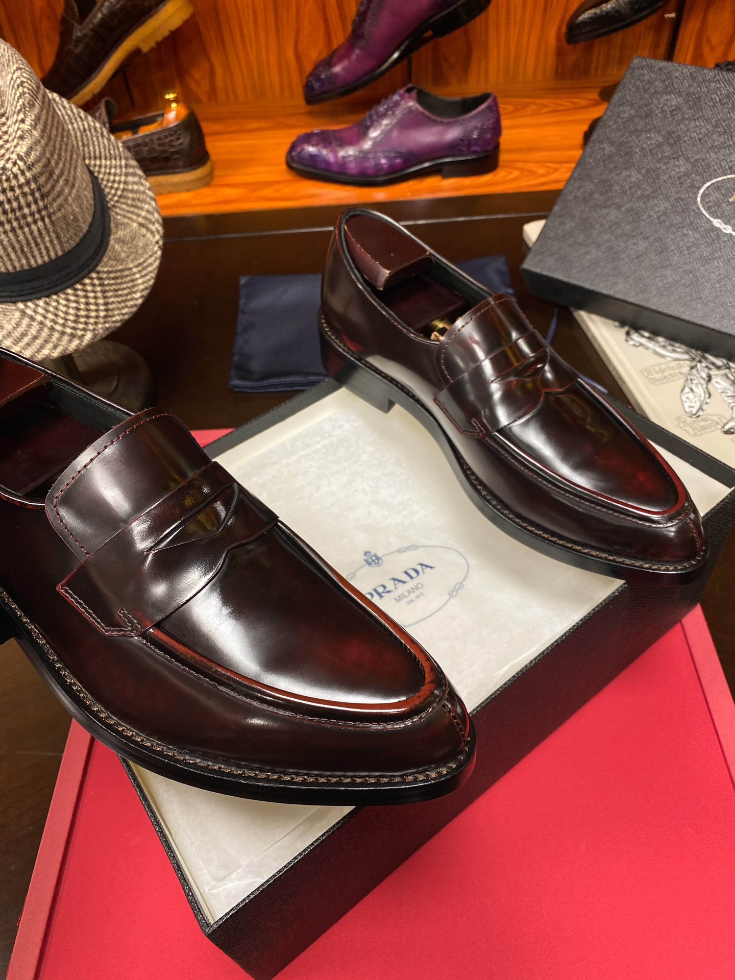 PRADA Мужские кожаные туфли PRADA Мужские кожаные туфли