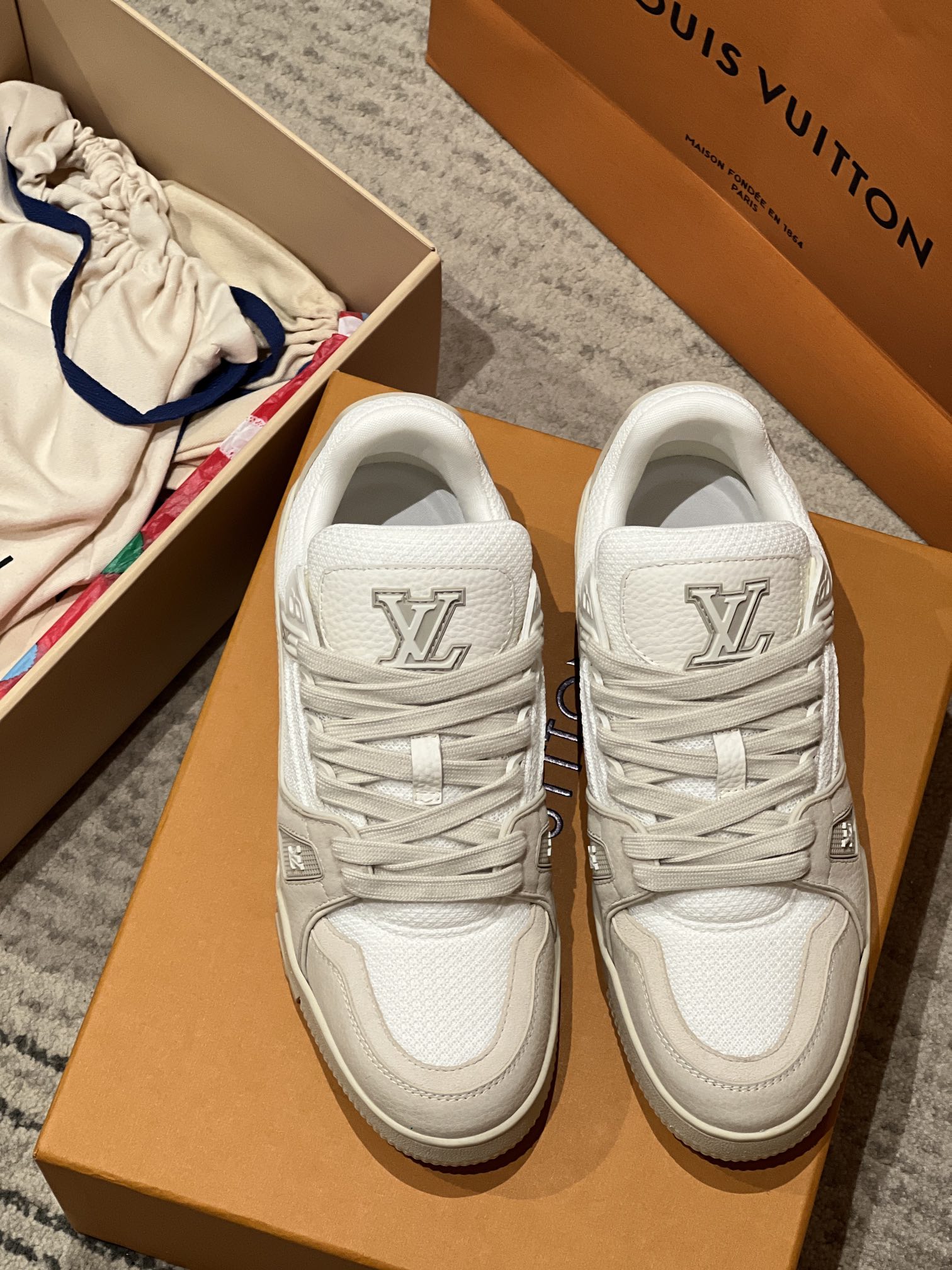 LOUIS VUITTON Мужские Кроссовки LV Trainer 25FW LOUIS VUITTON Мужские Кроссовки LV Trainer 25FW