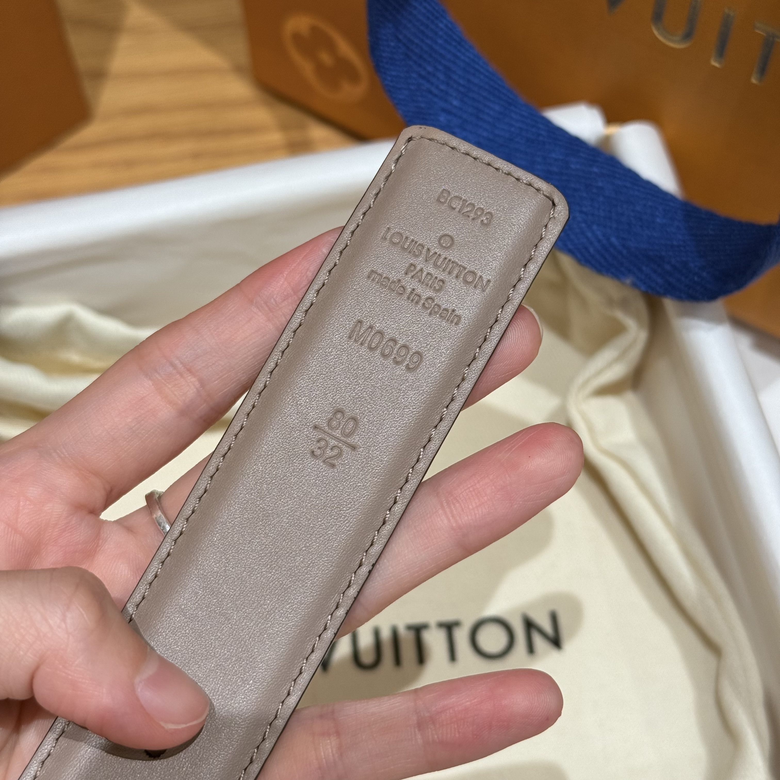 LOUIS VUITTON Женский ремень 