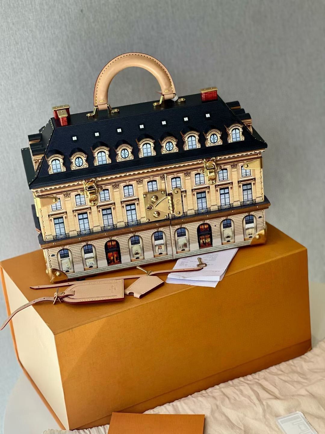 LOUIS VUITTON Декоративная шкатулка Maison De Famille