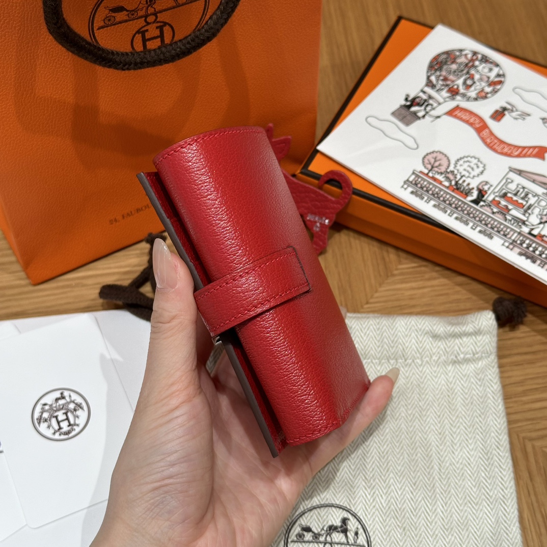 HERMES Кошелёк Bearn 11 см Q5/Rouge casque Chèvre HERMES Кошелёк Bearn 11 см Q5/Rouge casque Chèvre